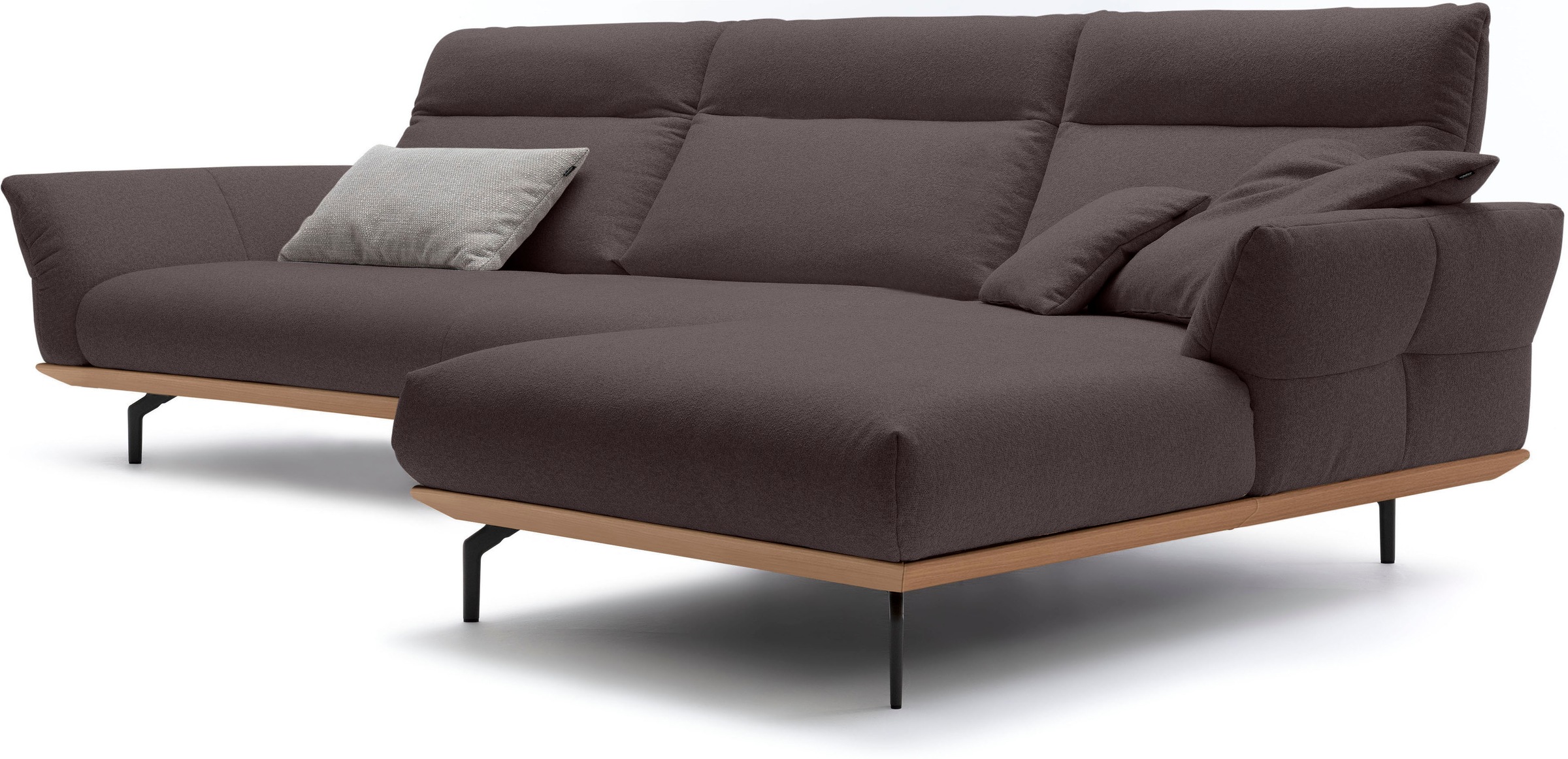 Creation BY ROLF BENZ Ecksofa »CR.460, Design-Sofa der Extraklasse, verstellbare Rückenlehne, L-Form« Sockel in Eiche, Winkelfüße in Umbragrau, Breite 338 cm
