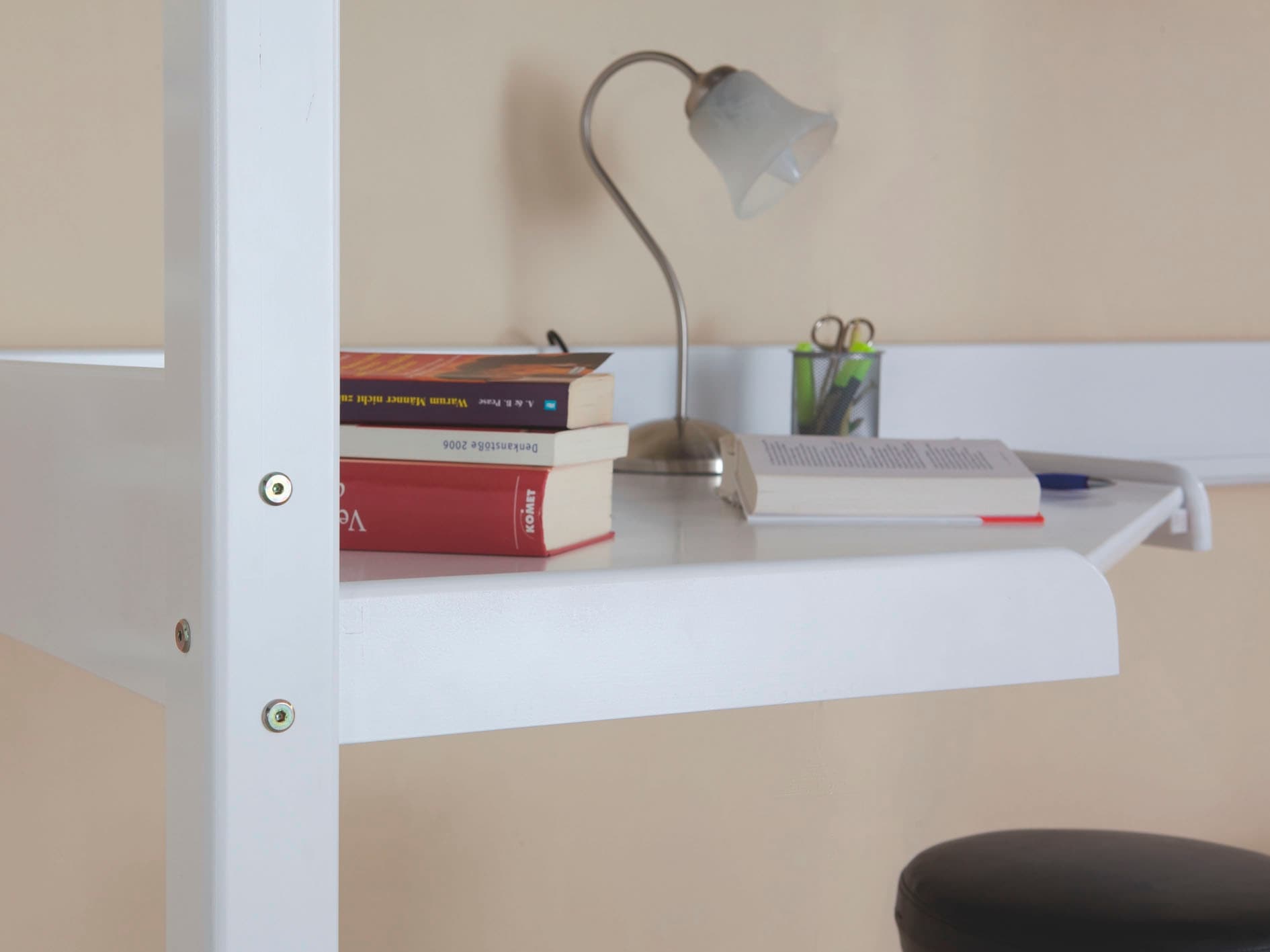 Relita Hochbett »Renate«, inkl. Rolllattenrost, Schreibtisch und Leiter, Buche massiv