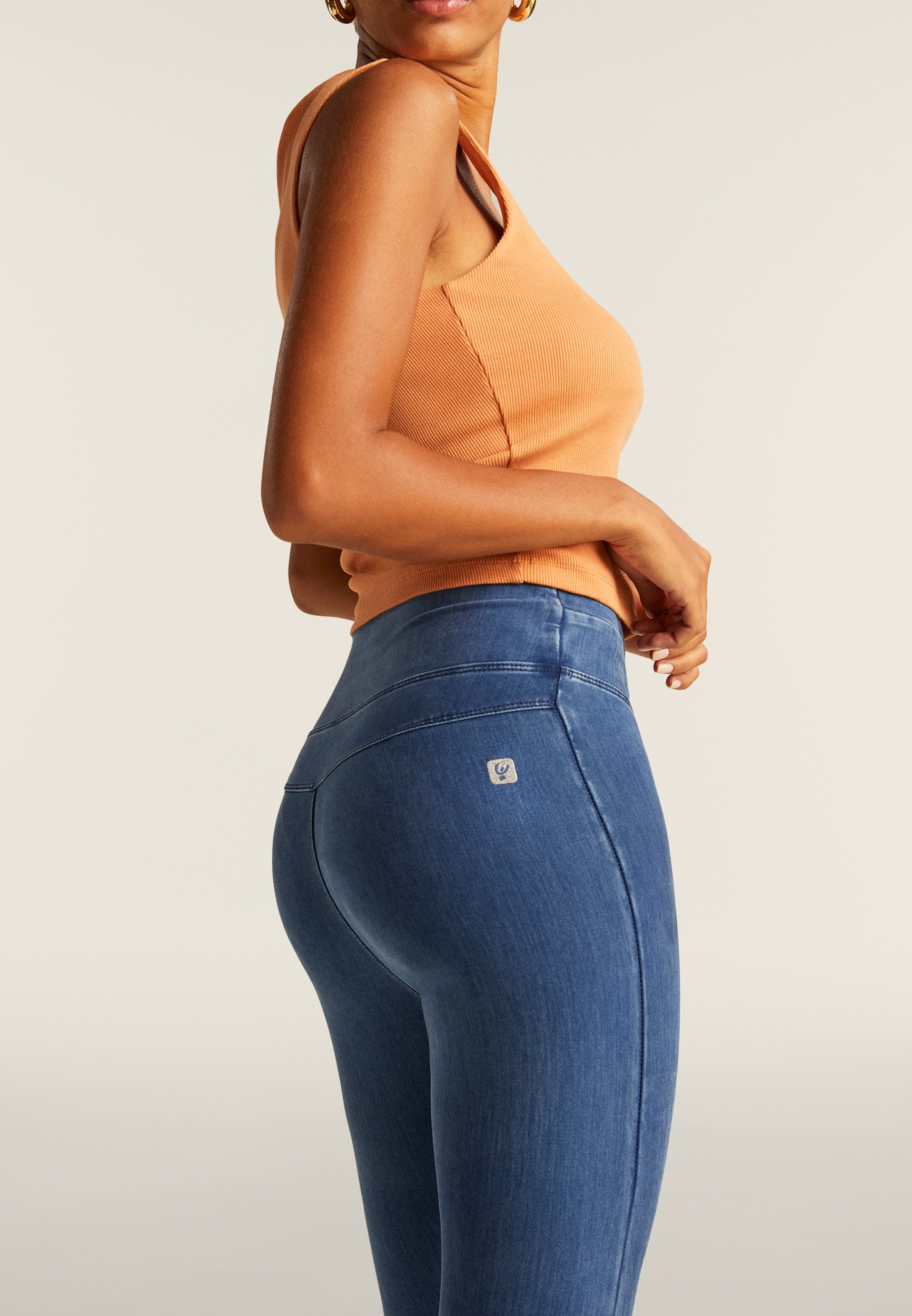 Freddy 7/8-Hose »NOW YOGA CORE SUPERSKINNY 7/8«, in 7/8-Länge, mit Knotendetail am Bund