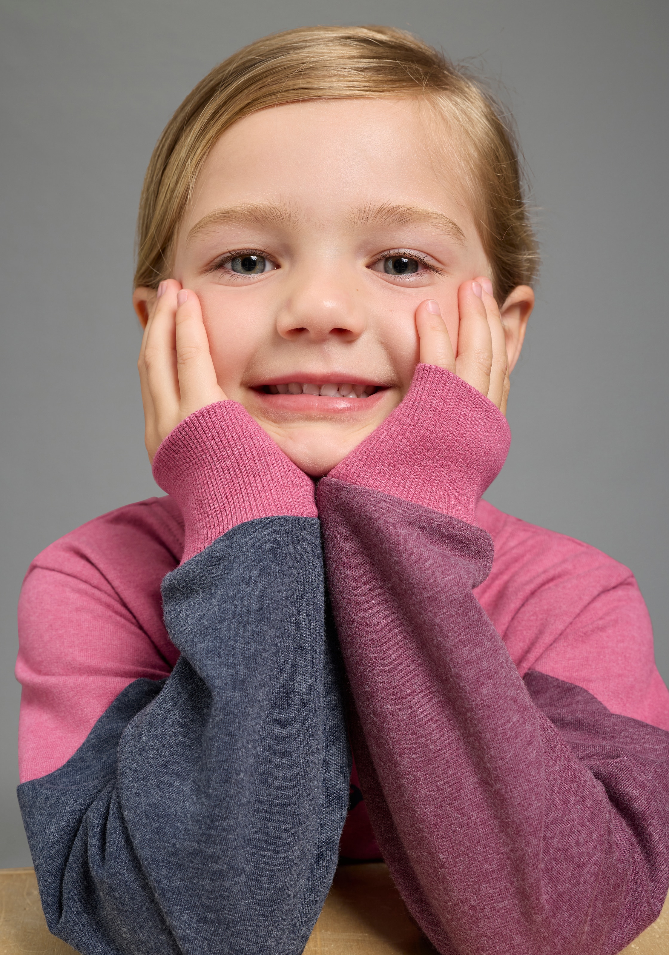 KangaROOS Sweatshirt »Colorblocking für kleine Mädchen«, Colorblocking-Design, Langarm, lockere Passform, mit Logodruck
