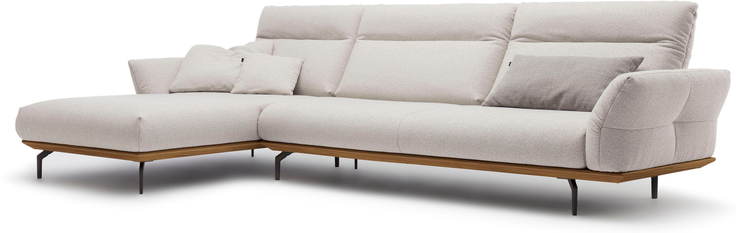 Creation BY ROLF BENZ Ecksofa »CR.460«, Sockel in Nussbaum, Winkelfüße in Umbragrau, Breite 338 cm