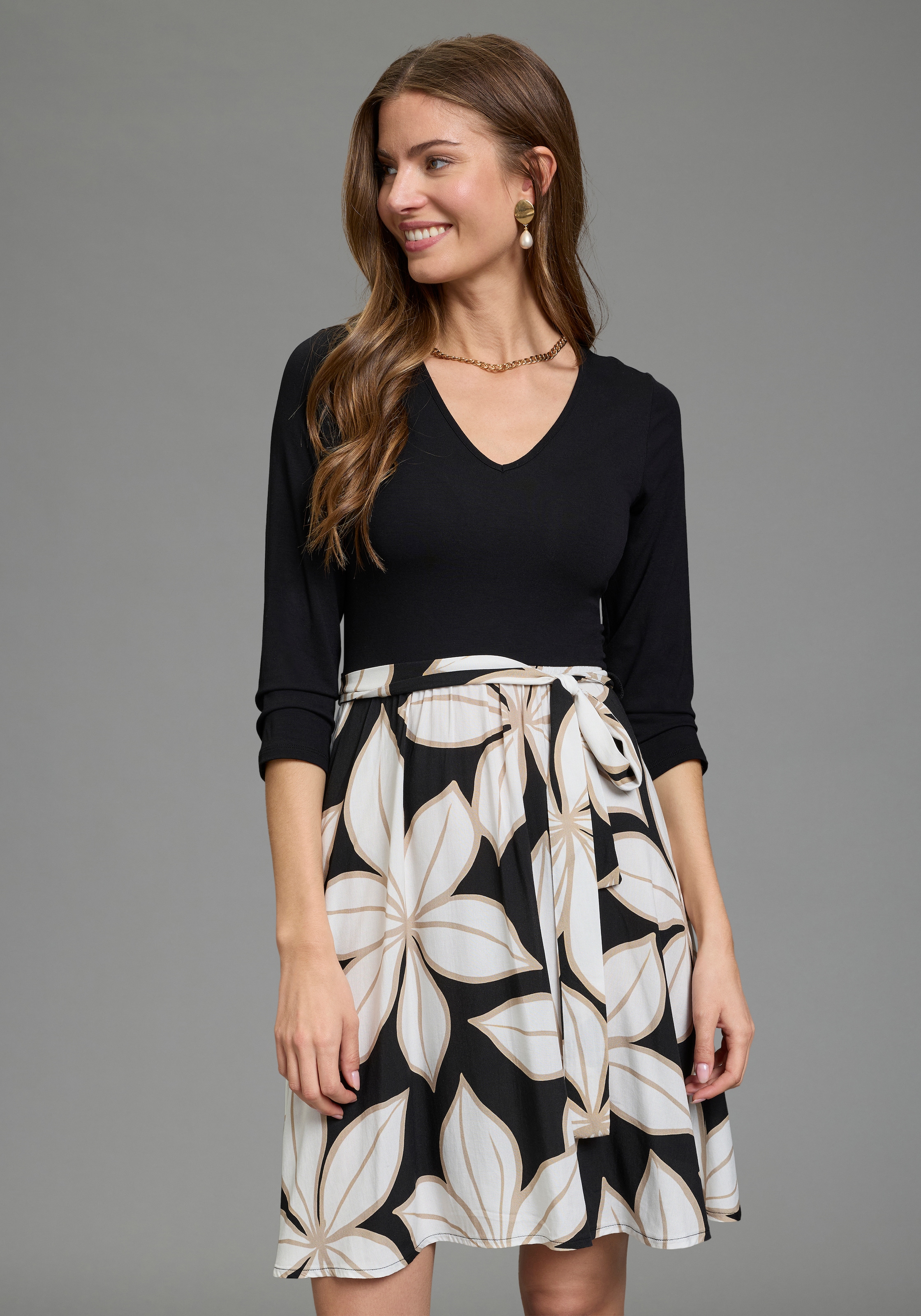 Laura Scott Jerseykleid mit geblümtem Rock, Materialmix