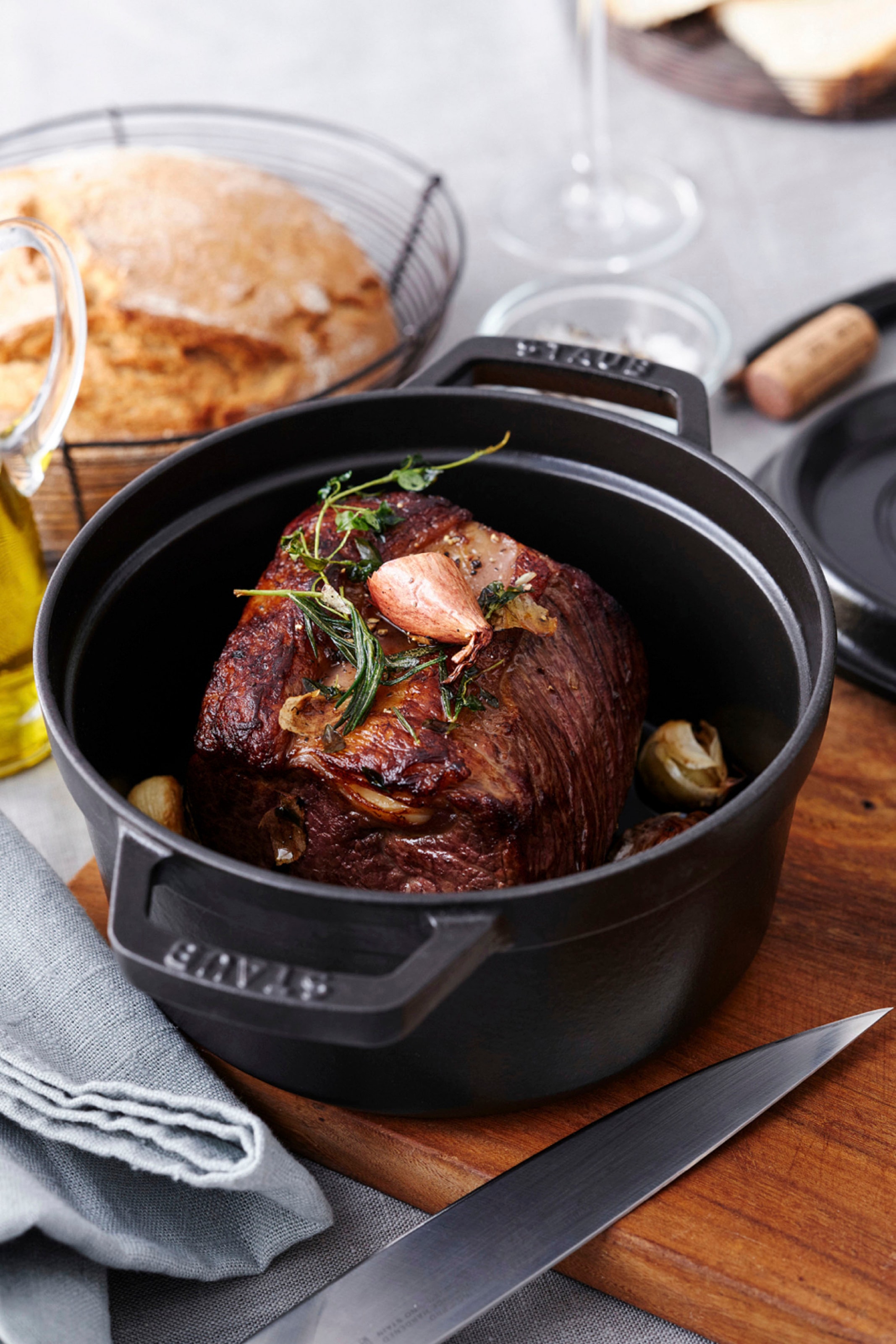 STAUB Bräter »Cocotte«, Gusseisen, (1 tlg.), robust, langlebig, perfekte Hitzeverteilung, Aromaregen-Deckel