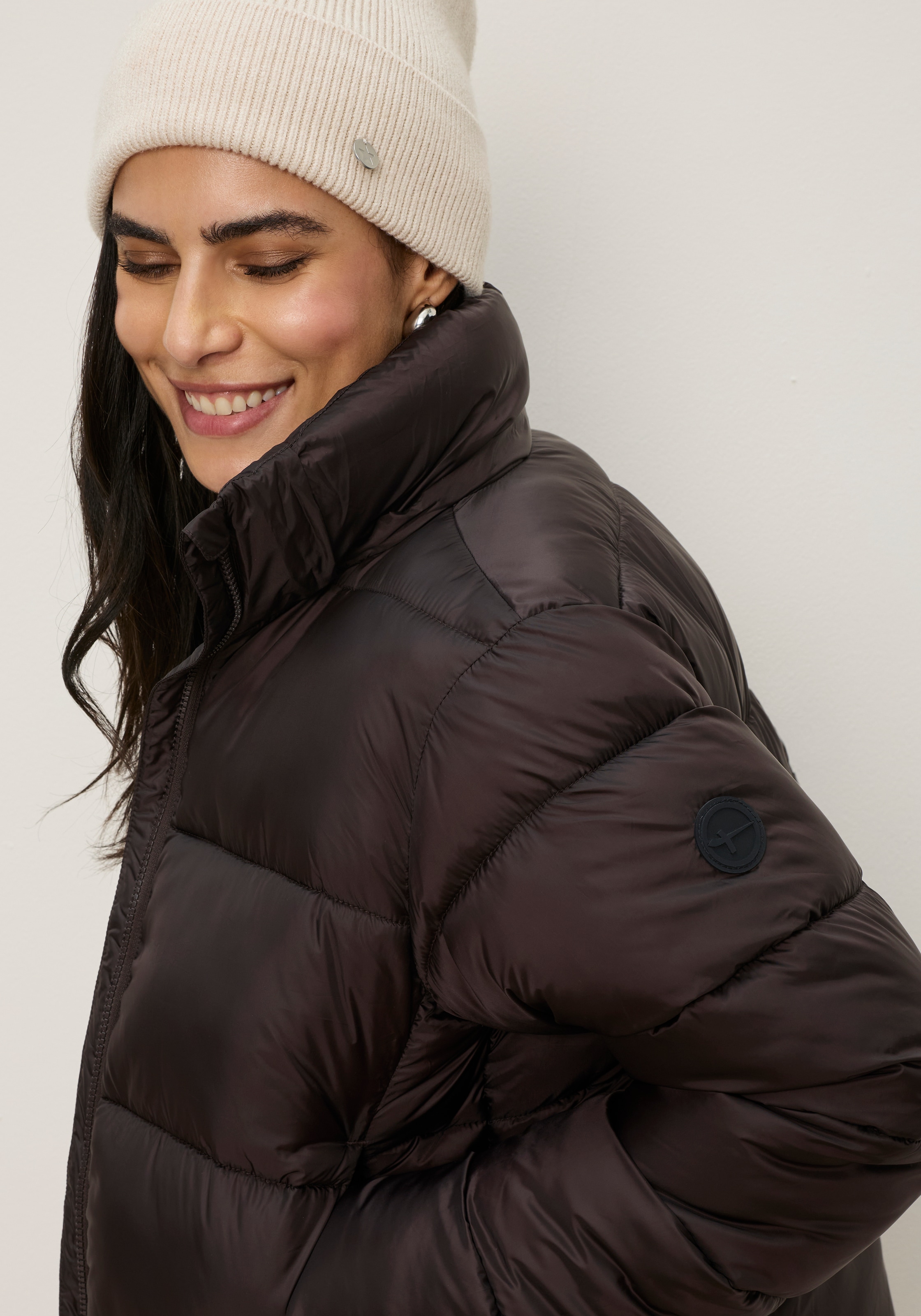 Tamaris Steppjacke mit Kapuze kurze Puffer Jacke mit abnehmbarer Kapuze