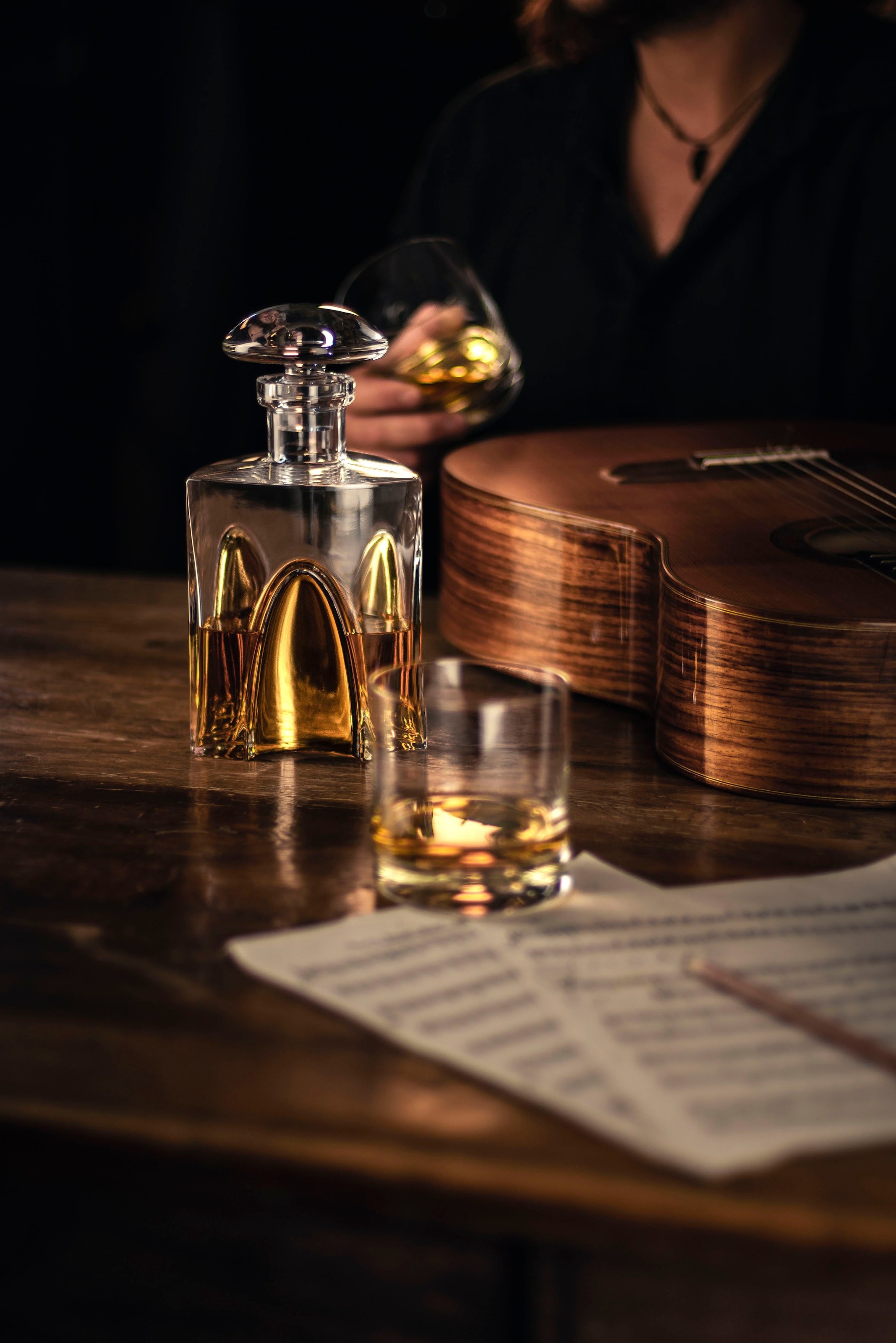 Eisch Whiskyglas »GENTLEMAN, Made in Germany«, (Set, 3 tlg., 1 Whiskykaraffe, 2 Whiskybecher im Geschenkkarton), mundgeblasen, in Handarbeit mit echtem Gold veredelt, 3-teilig