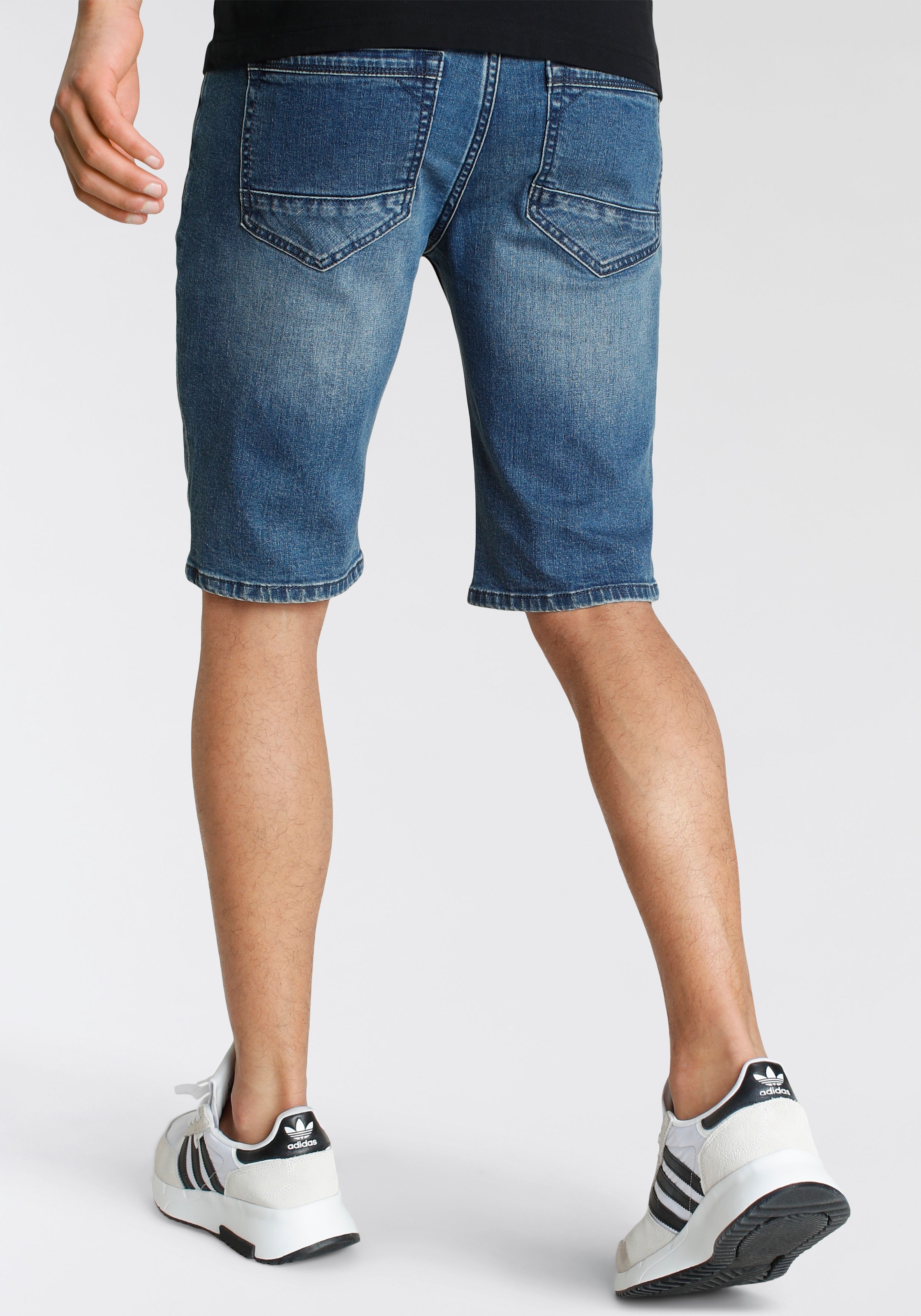 2. Bild von Alife & Kickin Shorts »FinleyAK«, Ökologische, wassersparende Produktion durch Ozon Wash