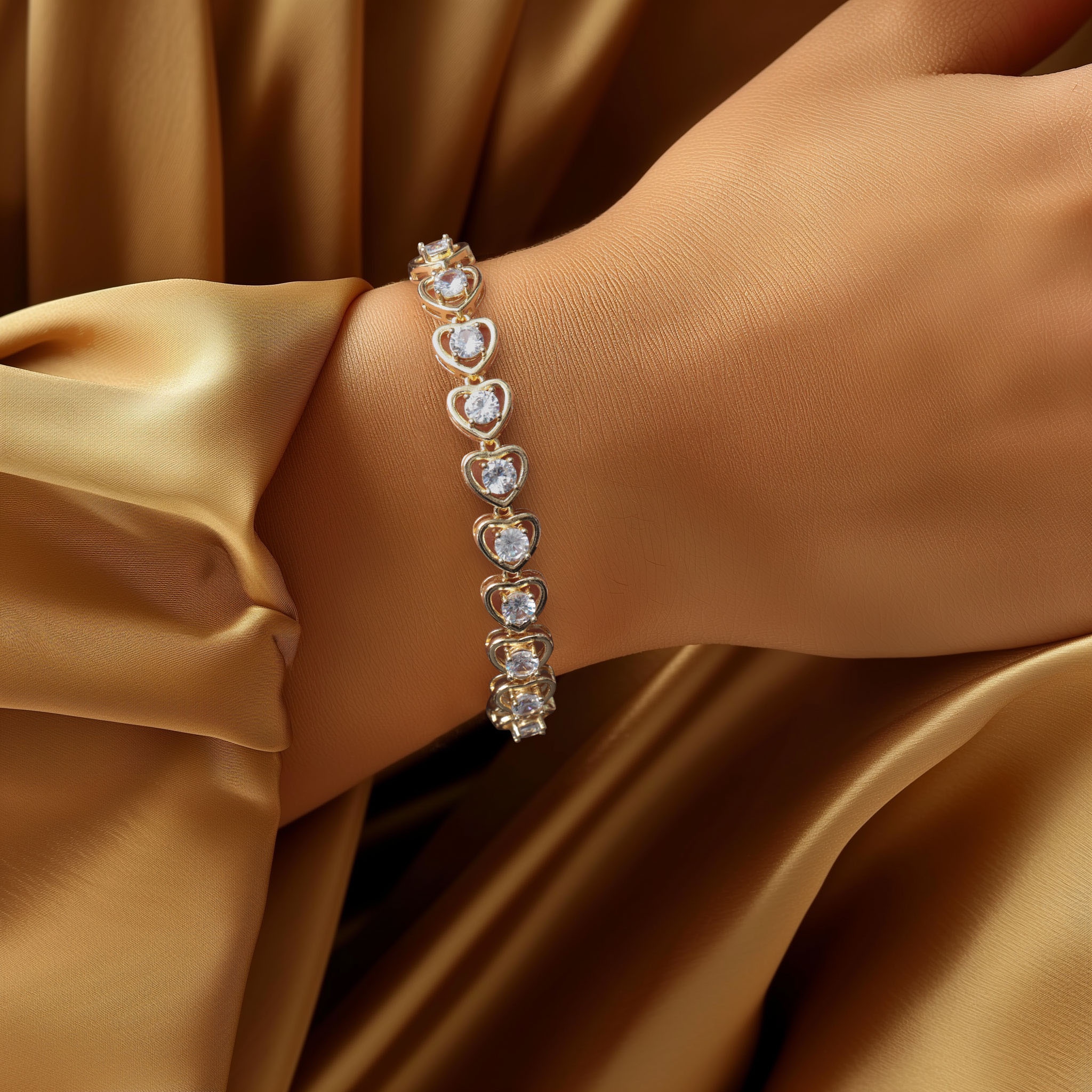Firetti Armband »Schmuck Geschenk Kupfer Armschmuck Herzkettengliederung Liebe«, mit Zirkonia (synth.)