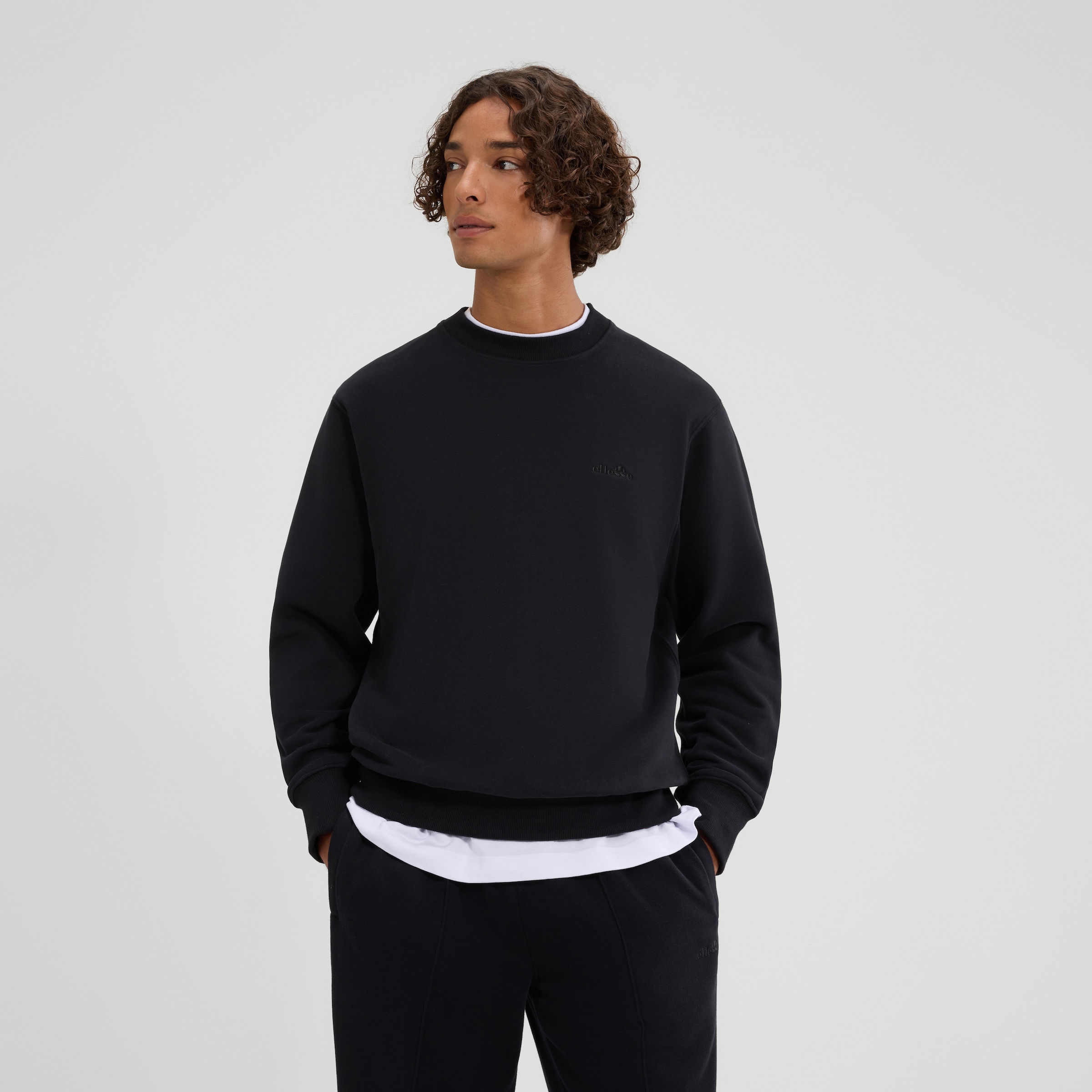 Ellesse Sweatshirt »CORCOLLE SWEATSHIRT«, schlichte Crew-Silhouette, Langarm-Ausführung
