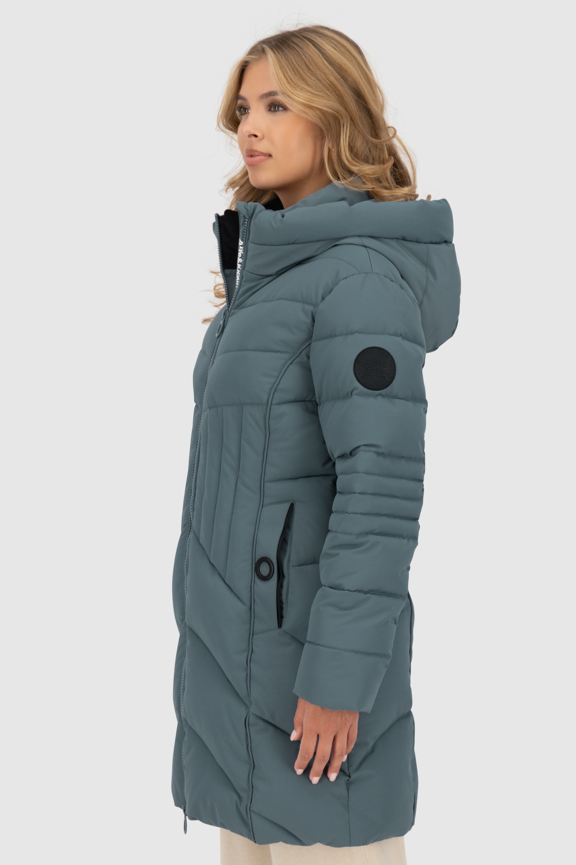 Alife & Kickin Winterjacke »Damen PriscillaAK A«, mit Kapuze, Gefütterter kurzer Mantel mit figurbetonter Passform und 2-Wege-Zip