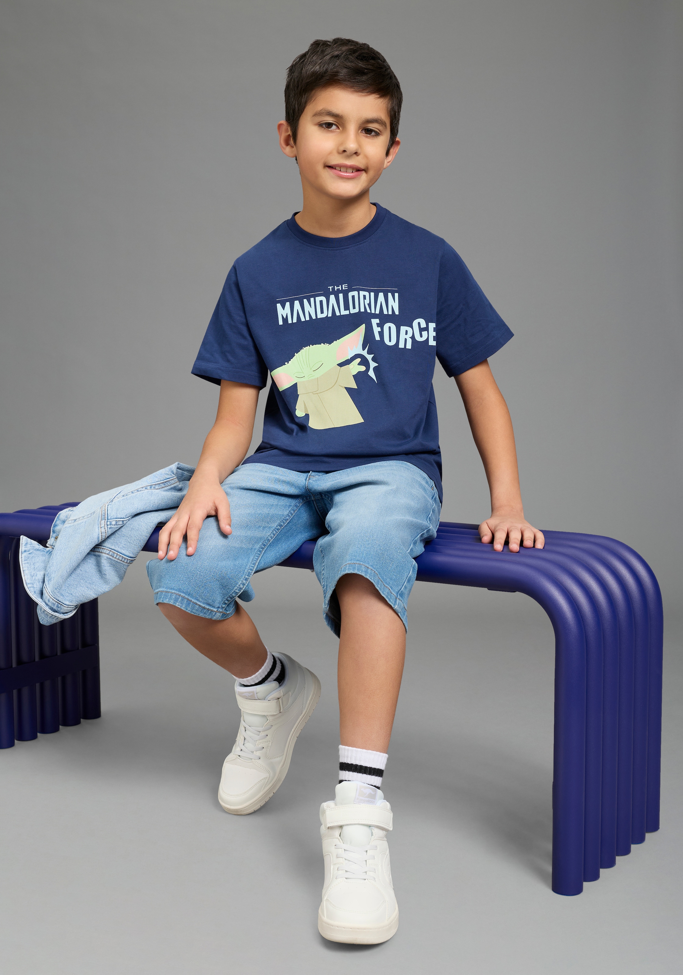KIDSWORLD T-Shirt »STAR WARS: MADALORIAN - Disney Shirt« MANDALORIAN Shirt für Jungen, Kurzarm, bedruckte Optik, aus Baumwolle