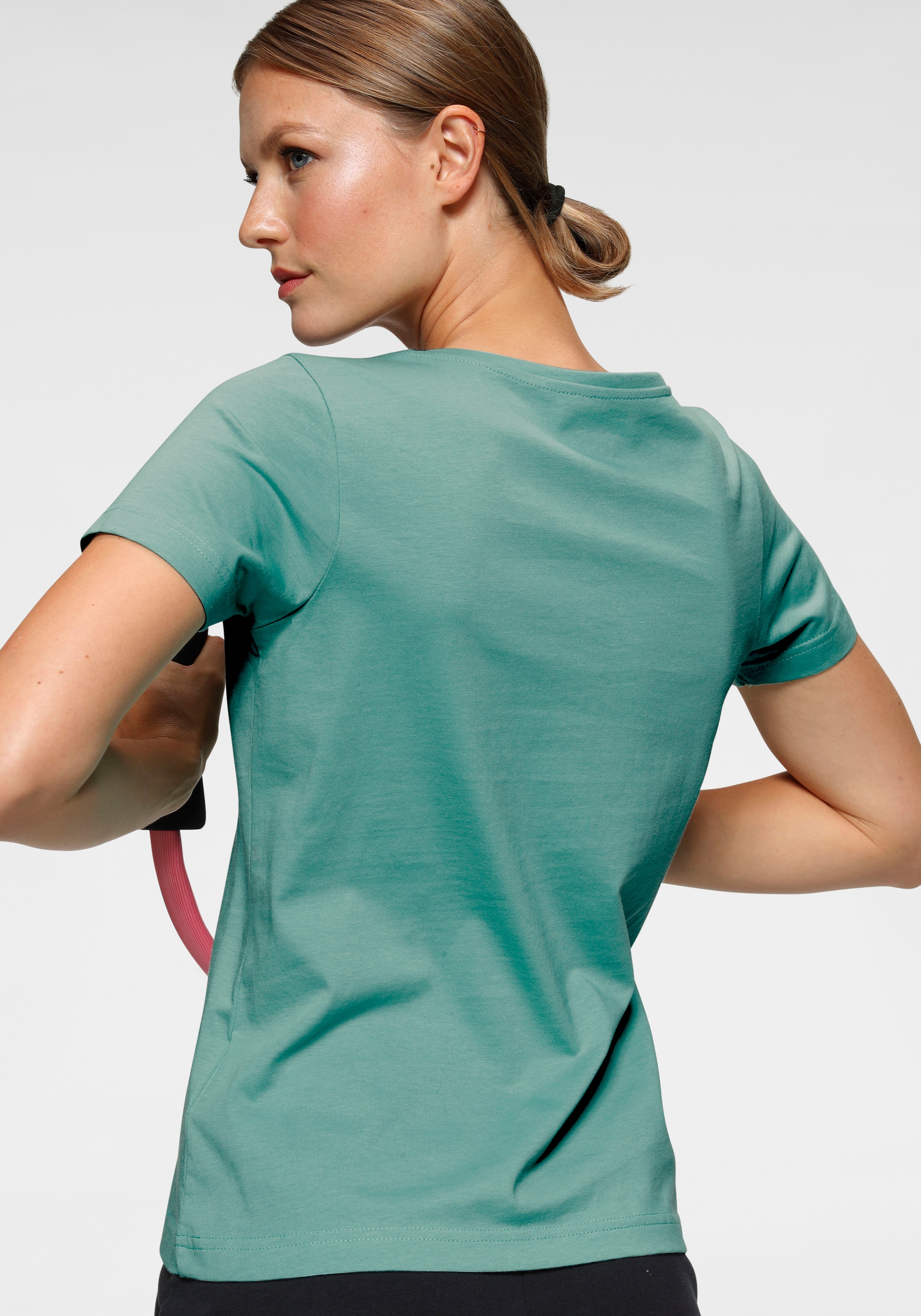 H.I.S T-Shirt »Essential-Basics«, (Spar-Set, 3er-Pack), hüftlange Passform, figurumspielender Schnitt, aus 100% Baumwolle