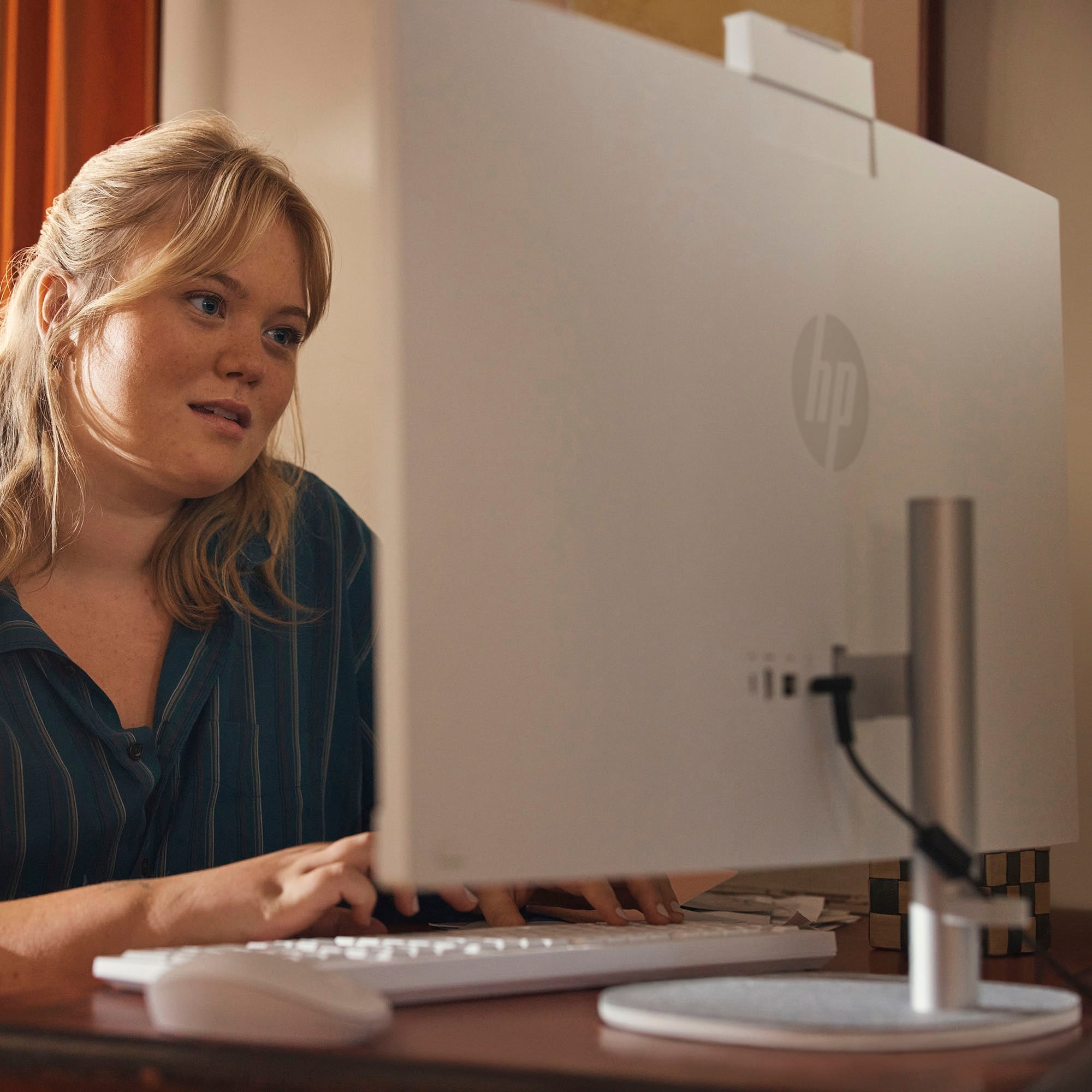 HP All-in-One PC »27-cr0006ng«