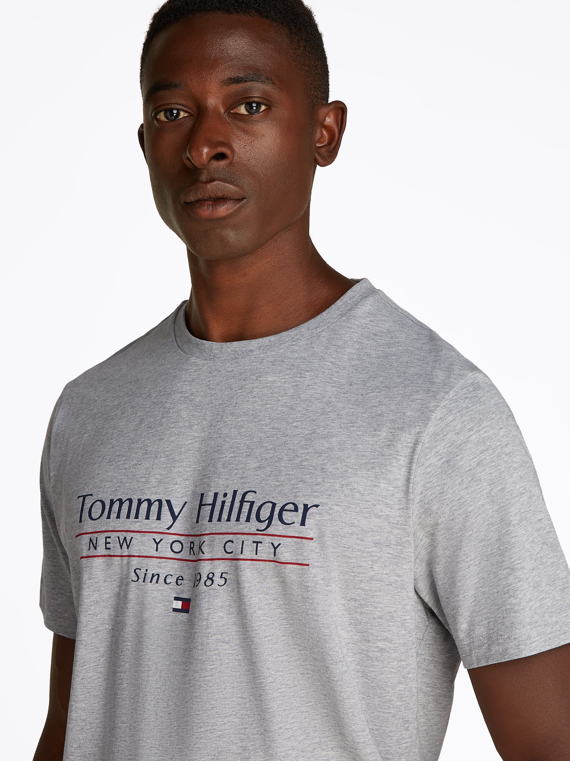 Tommy Hilfiger T-Shirt »HILFIGER CENTER STACK TEE«, mit großem Schriftprint