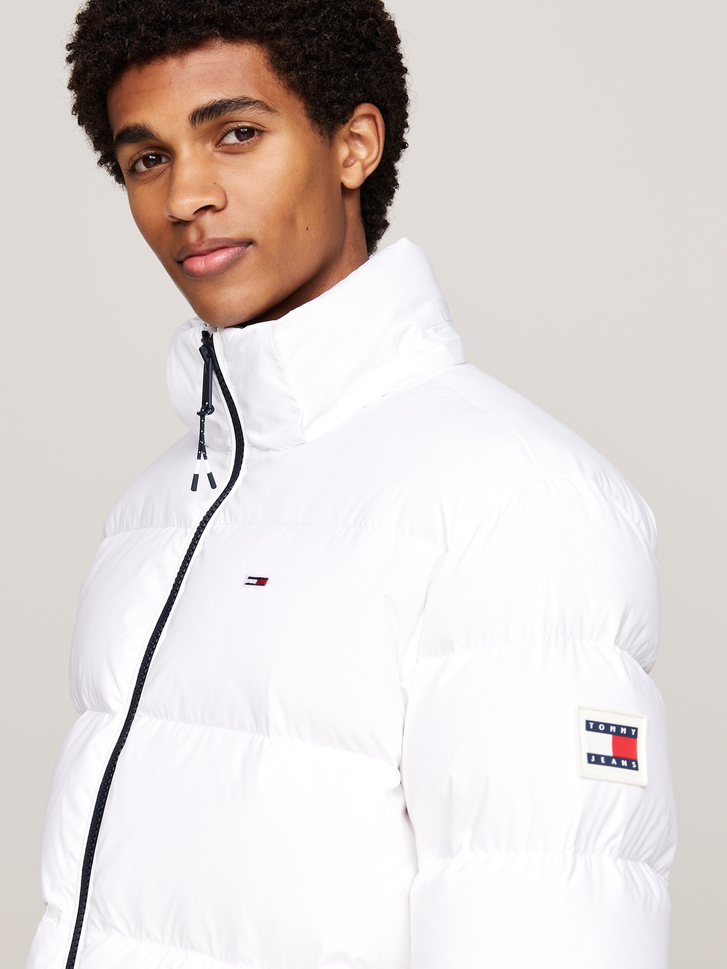 Tommy Jeans Steppjacke »TJM ESSENTIAL DOWN JACKET EXT«, mit Kapuze, Daunenjacke, Übergangsjacke Winterjacke Outdoorjacke Gefüttert