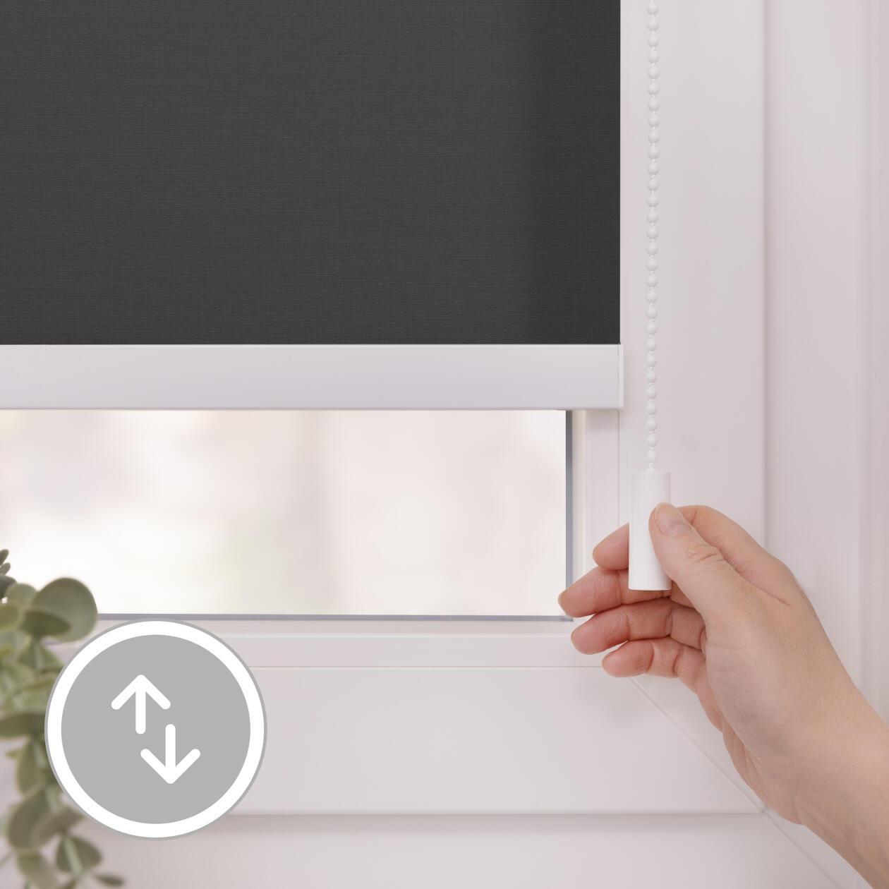 LICHTBLICK ORIGINAL Rollo »Klemmfix, ohne Bohren«, blickdicht, Blendschutz-Sichtschutz, mit Bohren/ohne Bohren, freihängend, Steuerbar mit Bluetooth-App, integrierter Elektromotor und Akku