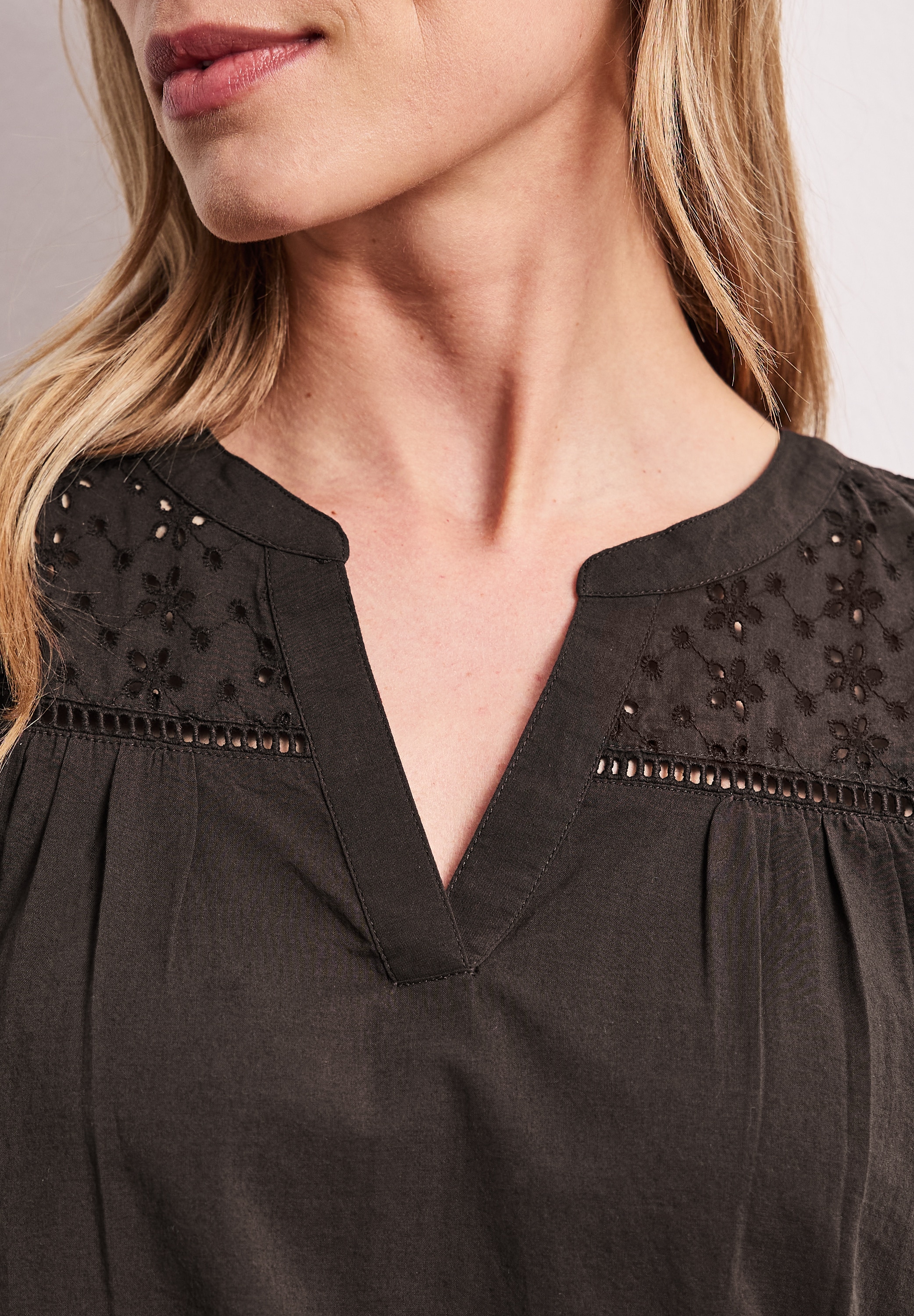 STREET ONE Blusentop Blustentop mit Split Neck und Shiffleydetails