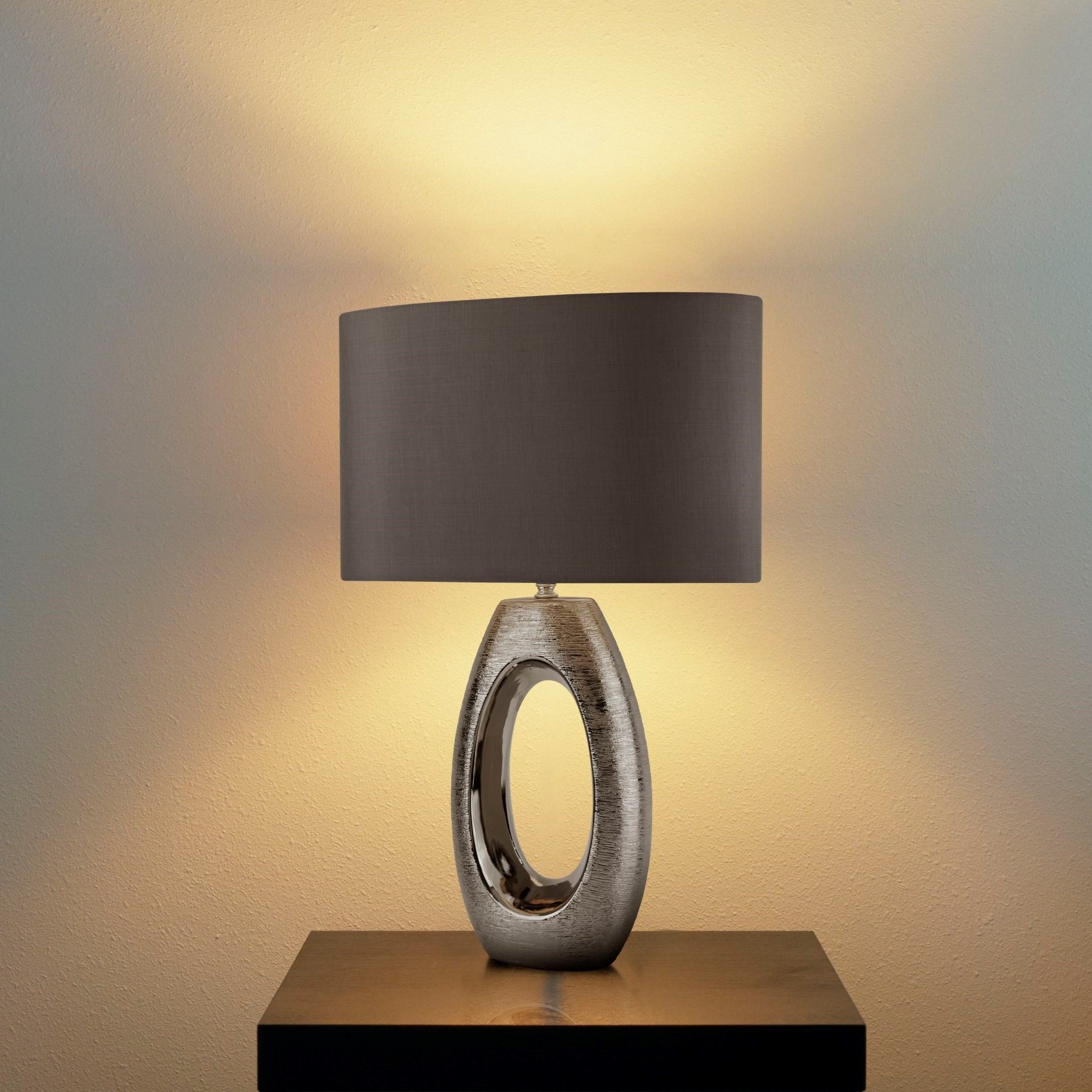 Searchlight Tischleuchte »Artisan-Tischleuchte - Keramik-Chromsockel und Seidenschirm« E27 1 Stk.
