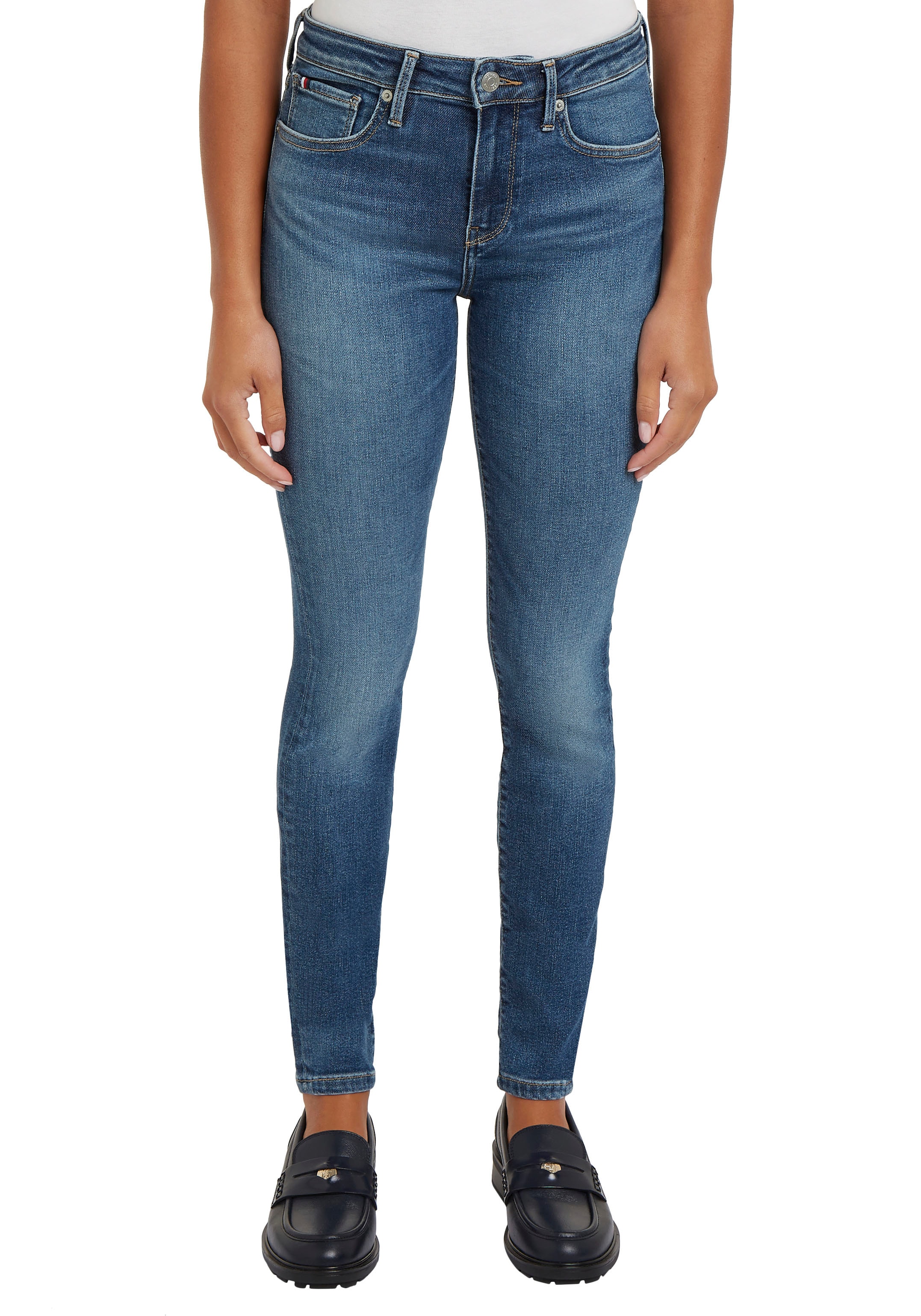 Tommy Hilfiger Skinny-fit-Jeans »COMO SKINNY RW BLACK«, mit Tommy Hilfiger Logo-Badge