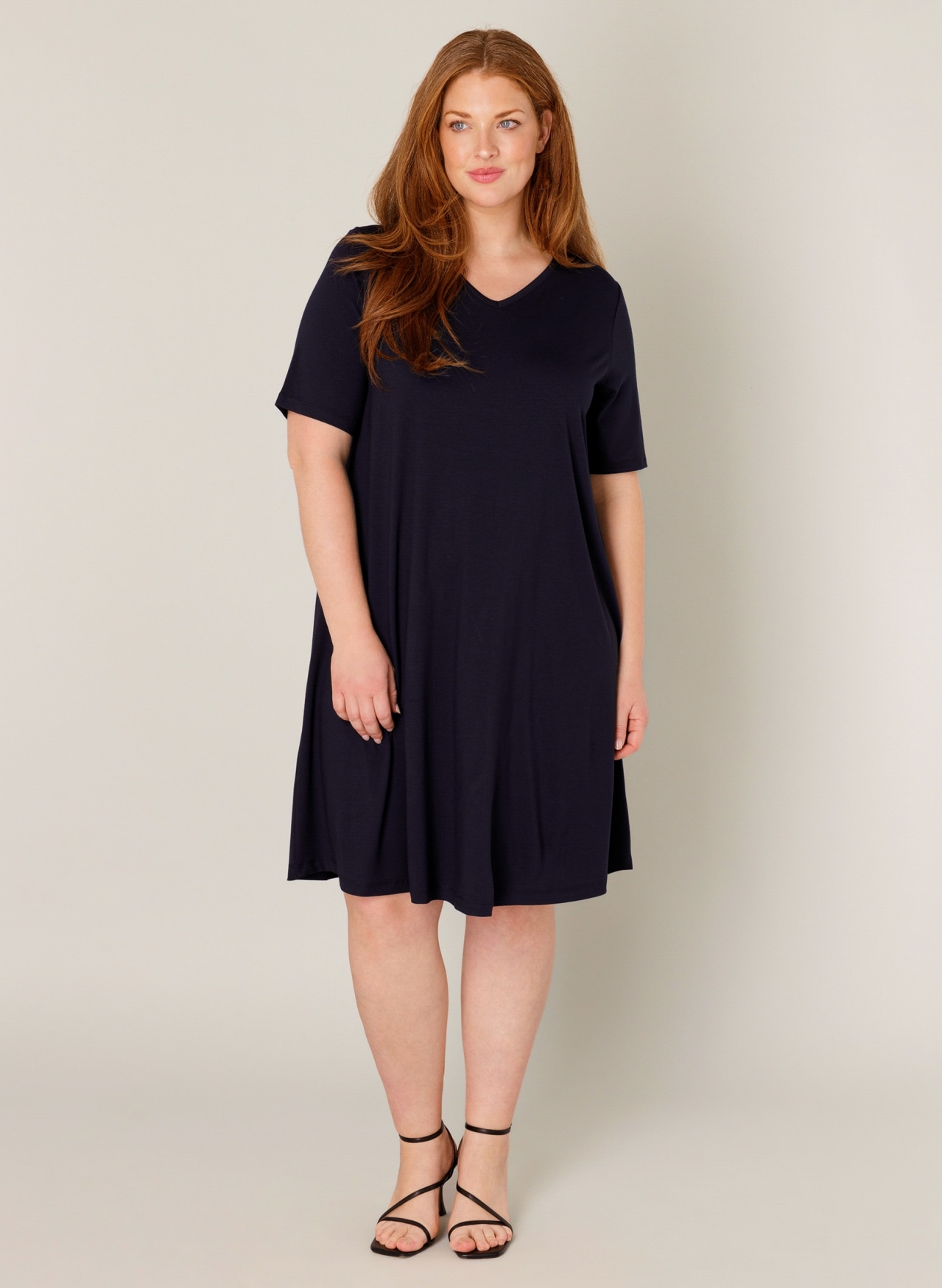 Base Level Curvy Shirtkleid »Abernathy« Sommerkleid In leicht ausgestellter Form