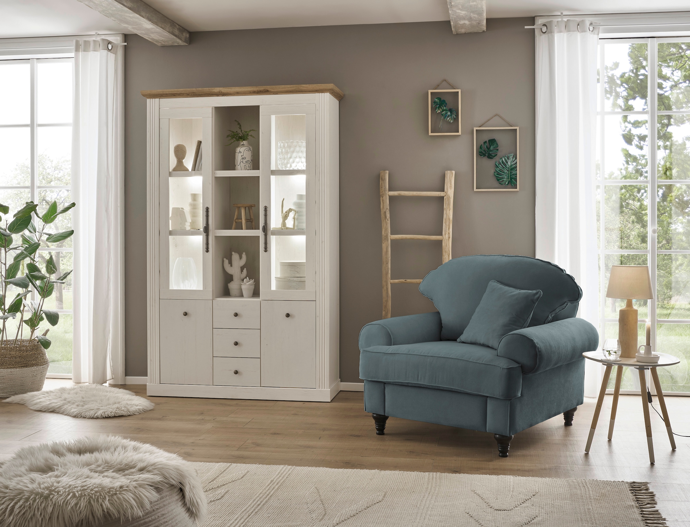 OTTO home Sessel »Westminster mit hochwertigem Microfaserbezug, in 5 Farben verfügbar« Federkern-Polsterung, gedrechselter Fuß, inkl. Zierkissen