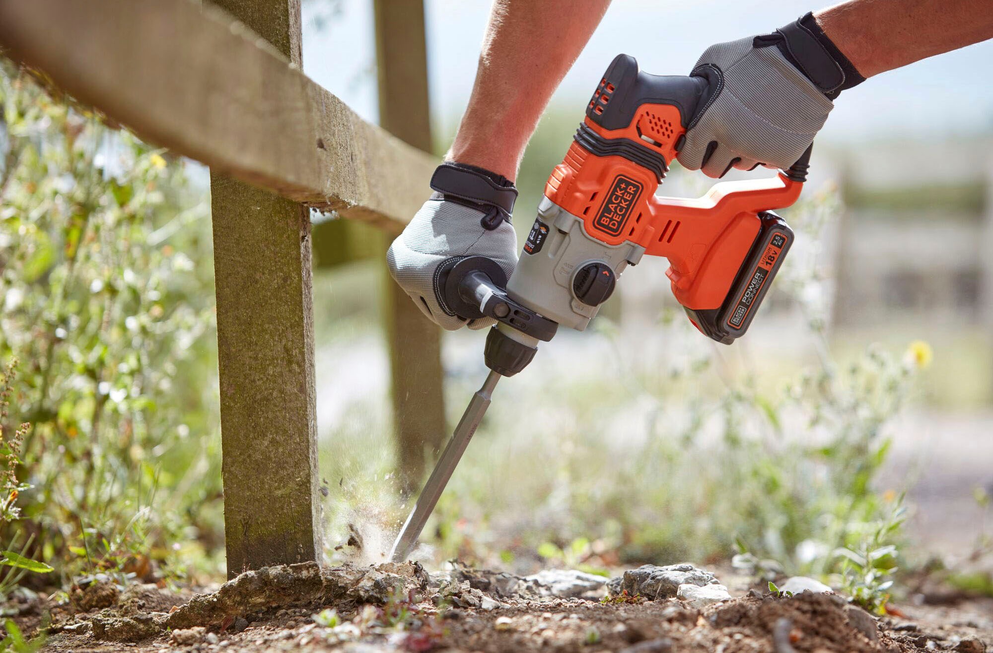 15. Bild von Black + Decker Akku-Kombibohrhammer »BCD900E2K«, (9 tlg.), mit Akku und Ladegerät