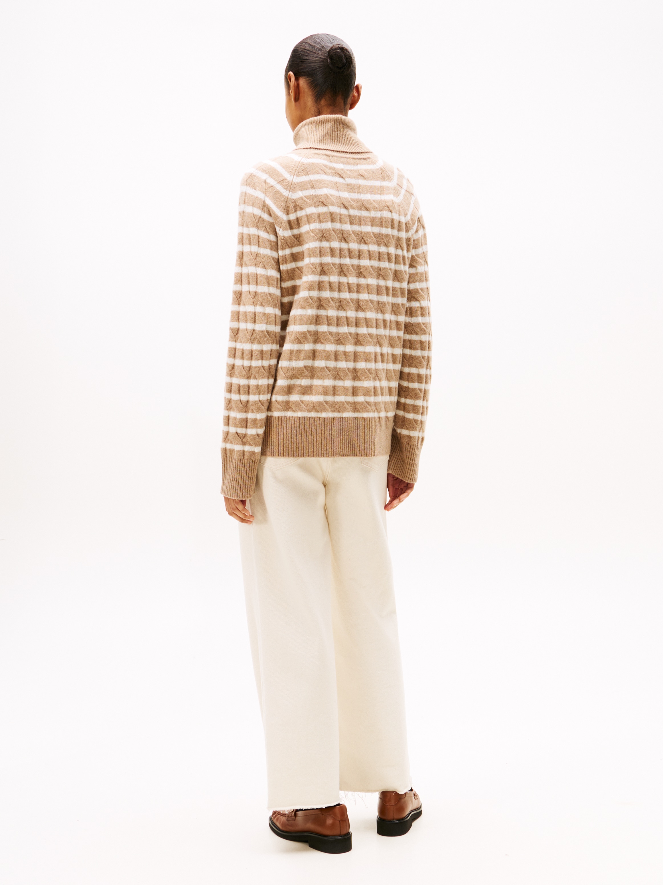 Tommy Hilfiger Rollkragenpullover »SOFT WOOL CABLE ROLL-NK LS SWT« mit Zopfmuster, aus reiner Wolle