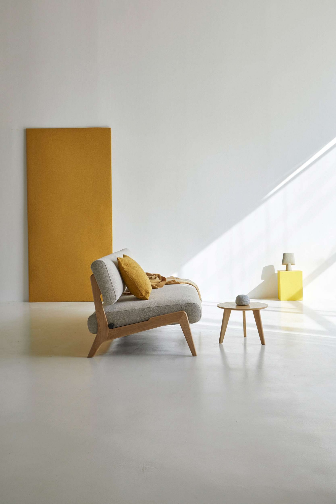 INNOVATION LIVING ™ 3-Sitzer »Nolis Retro Designsofa, hochwertig und super bequem,«, Große einheitliche Siztfläche, 60er Jahre Design neu aufgesetzt