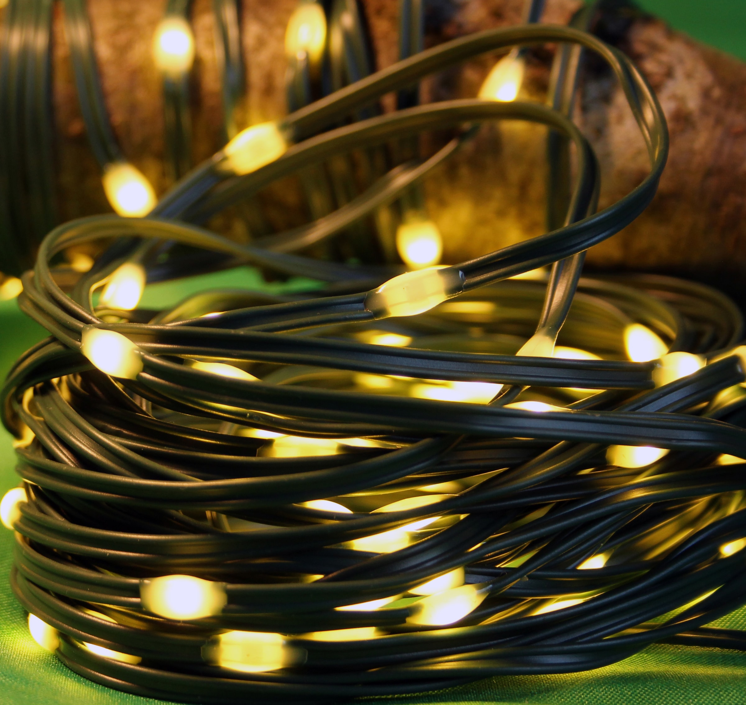 OTTO home LED-Lichterkette »400 LEDs, Länge 30 m, 8 Leuchtfunktionen, Timer 6/18h, USB-Ladekabel« 400 Stk.-flammig warmweiß, Indoor Outdoor, Garten, Balkon, Terasse