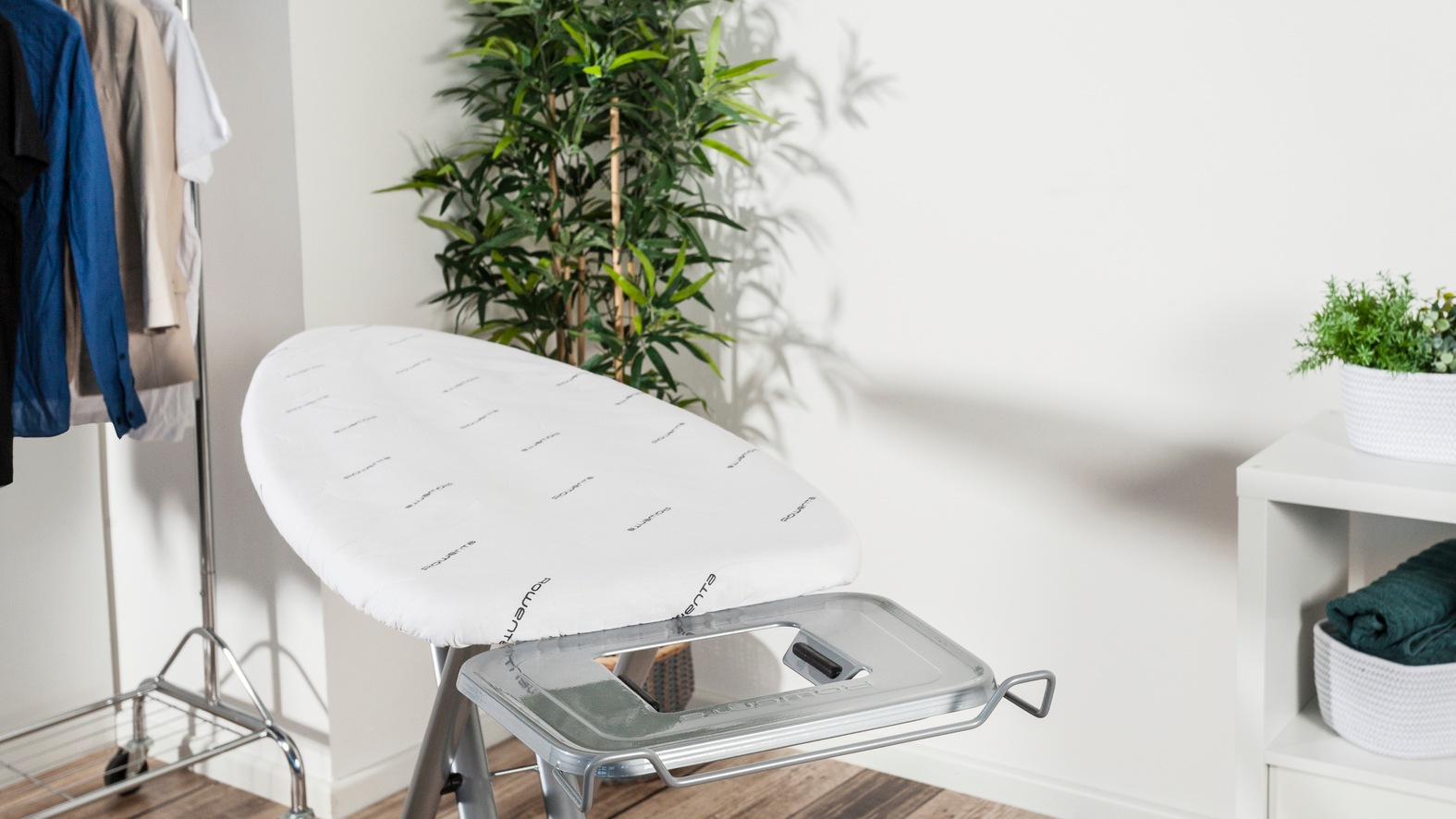 Rowenta Bügelbrett »Pro Comfort« Bügelfläche 47 cmx130 cm extra-stabiles Design, bis zu 40 kg belastbar, höhenverstellbar