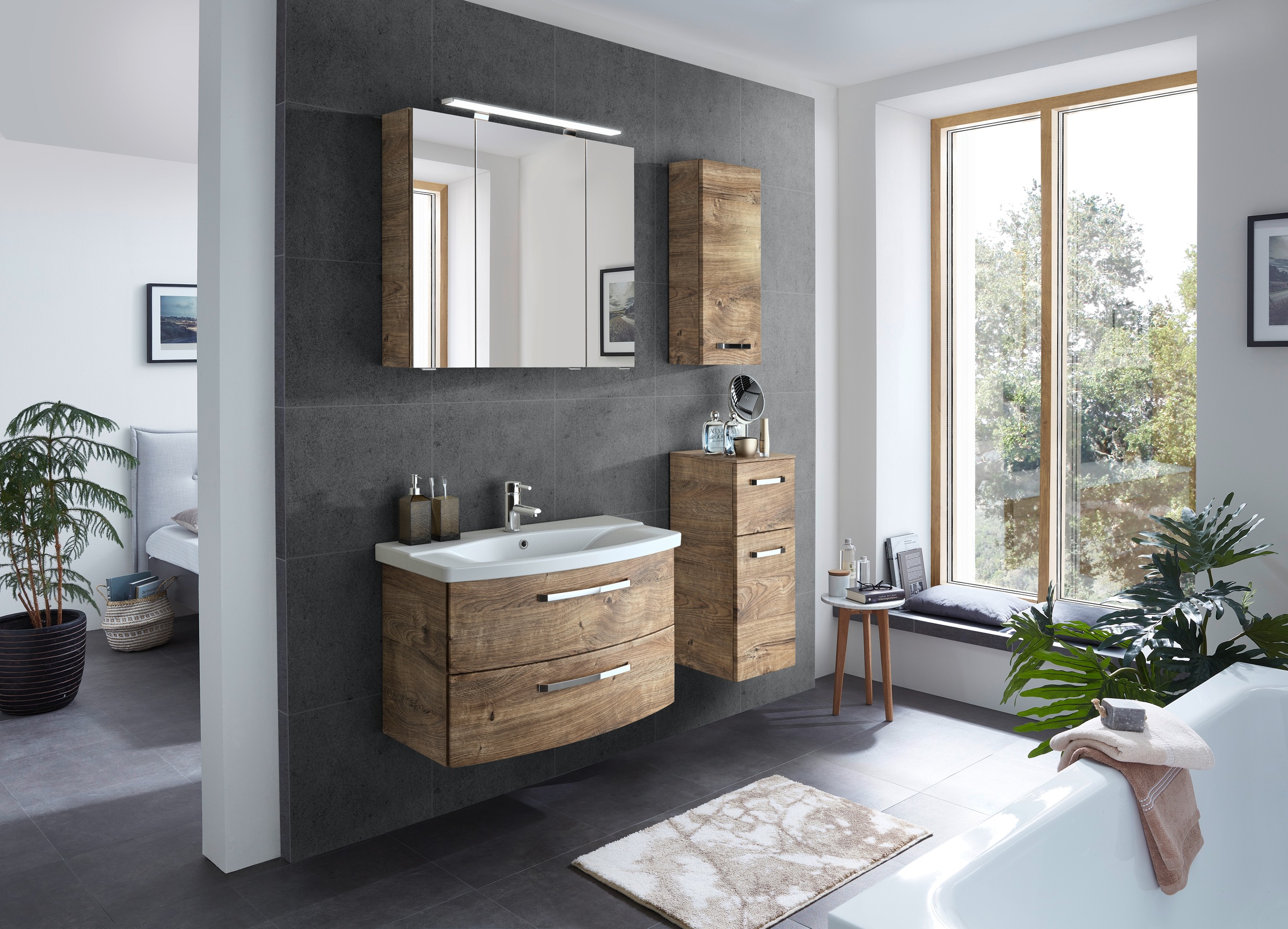 Saphir Badezimmerspiegelschrank »Serie 4010 Badezimmer-Spiegelschrank inkl. LED-Aufsatzleuchte«, Badschrank 80 cm breit, 3 Türen, 6 Glas-Einlegeböden, inkl Türdämpfer