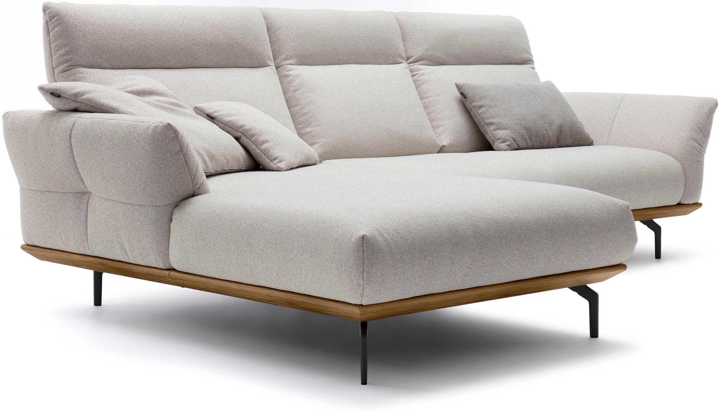 Creation BY ROLF BENZ Ecksofa »CR.460«, Sockel in Nussbaum, Winkelfüße in Umbragrau, Breite 298 cm