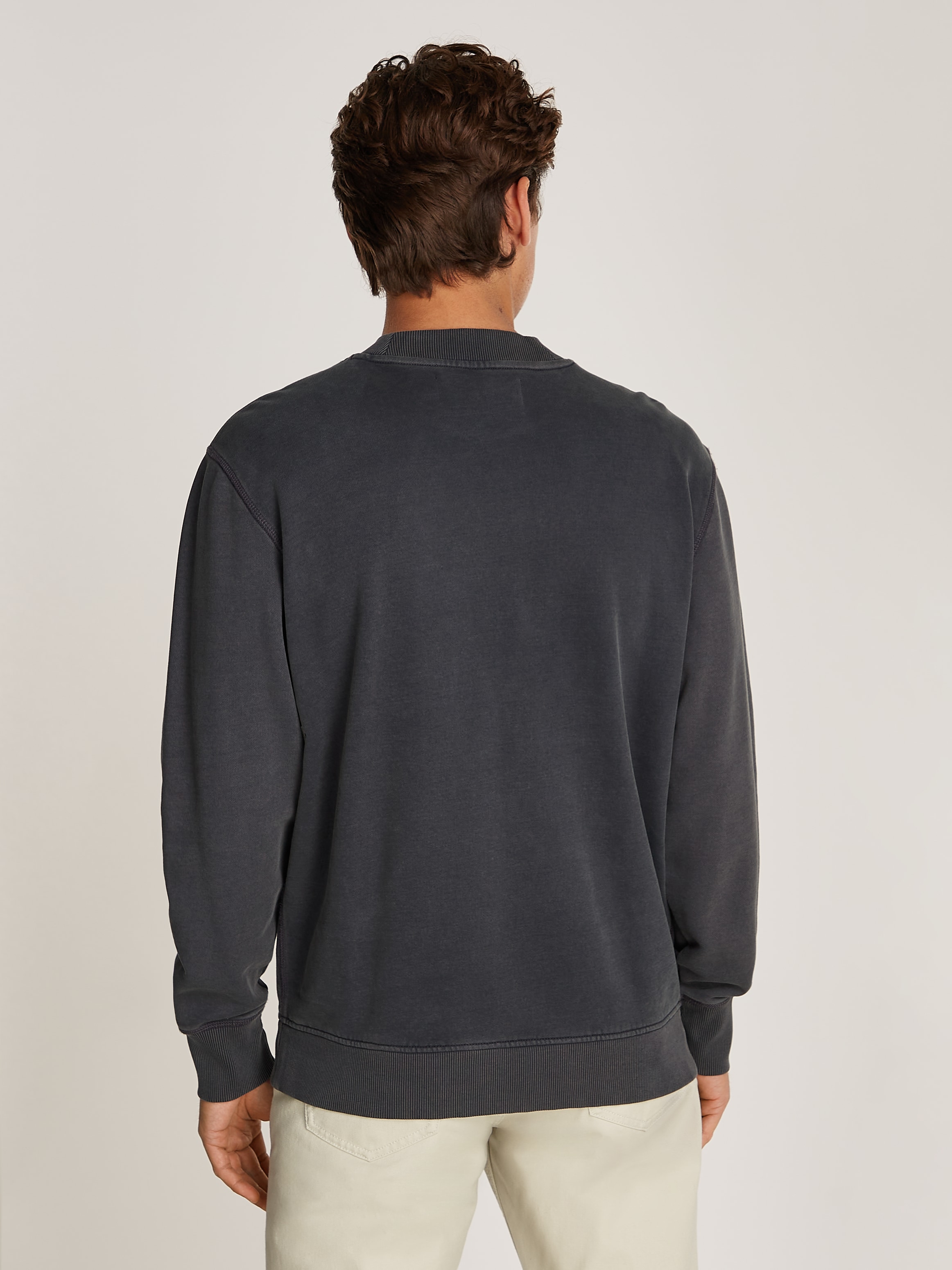 Calvin Klein Jeans Sweatshirt »WASHED WOVEN LABEL CREW NECK«, mit Logopatch