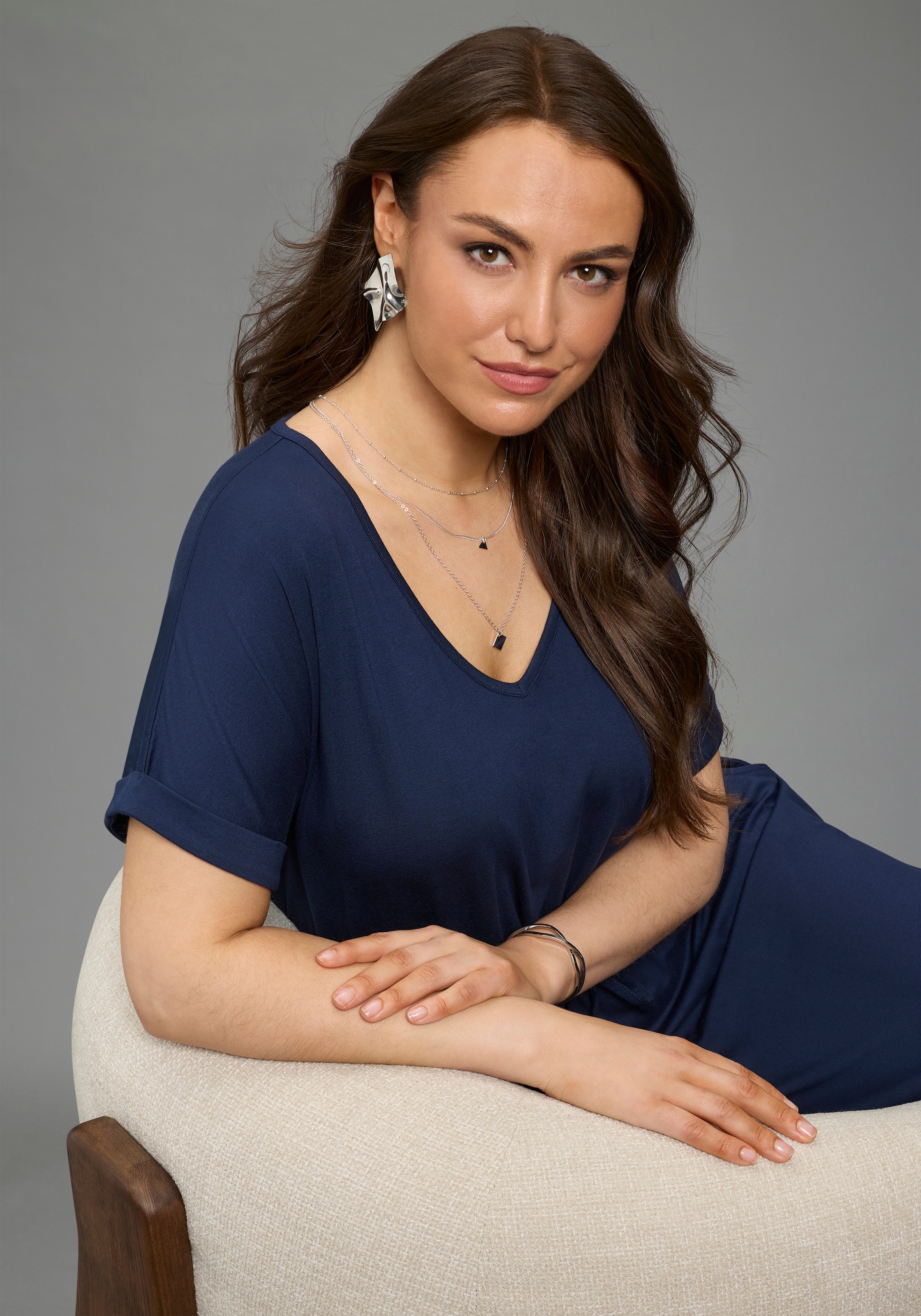 Laura Scott CURVE Jerseykleid Eingrifftaschen in Midilänge, V-Ausschnitt, praktische Eingrifftaschen