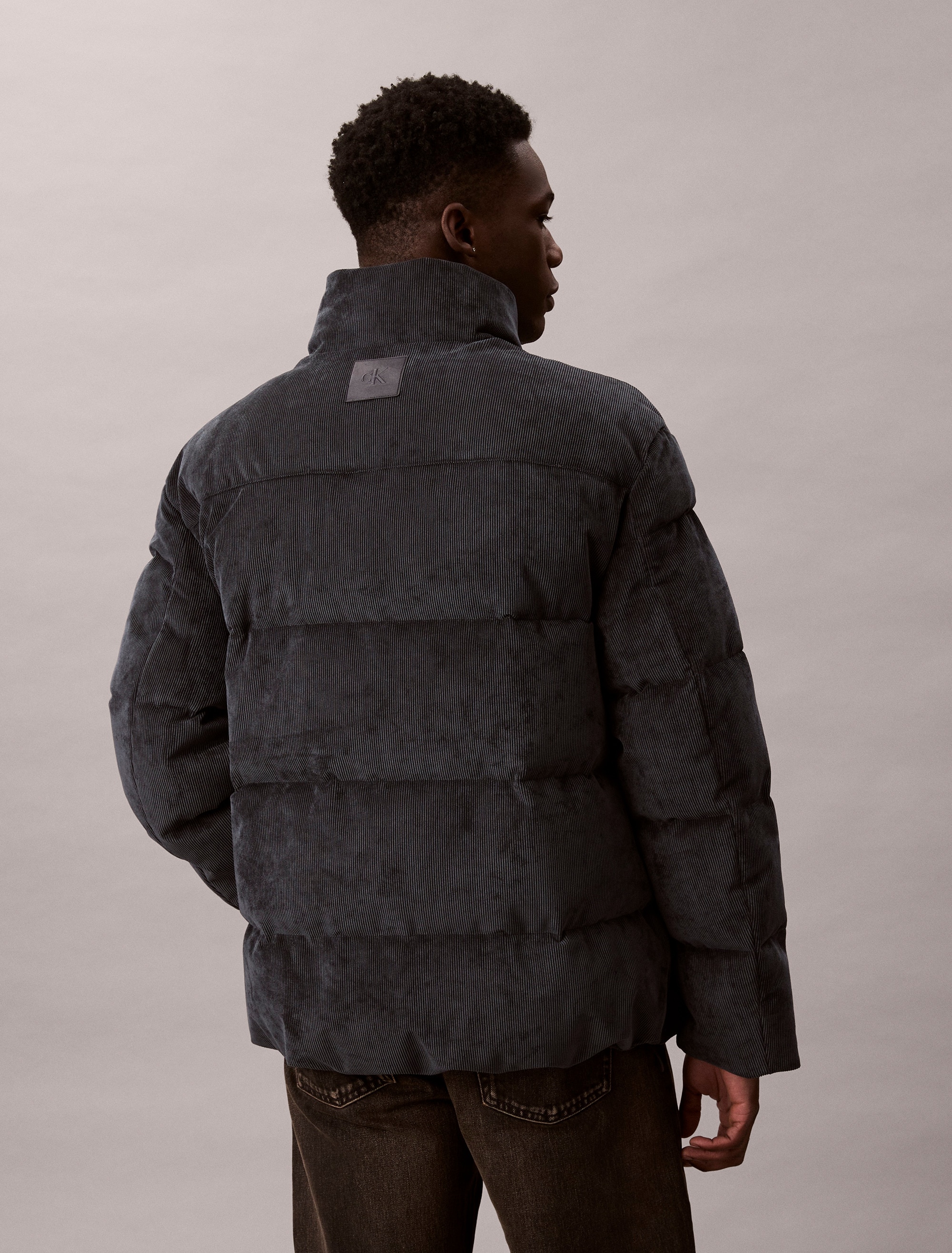 Calvin Klein Jeans Cordjacke »LS CORDUROY MID WT PUFFER JACKET« ohne Kapuze Mit Rundhalsausschnitt, regular fit