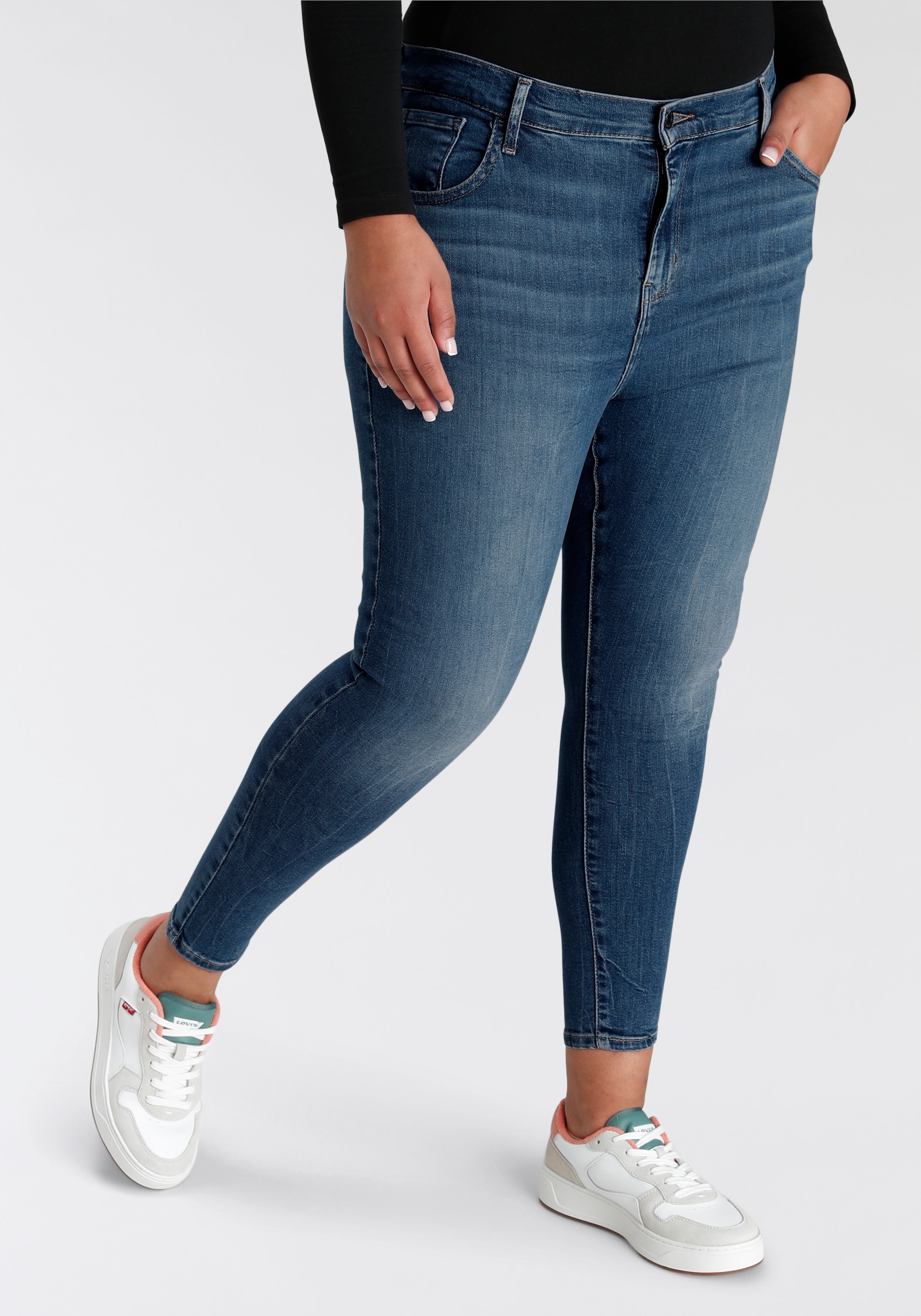 Levi's® Plus Skinny-fit-Jeans »720 High-Rise«, mit hoher Leibhöhe