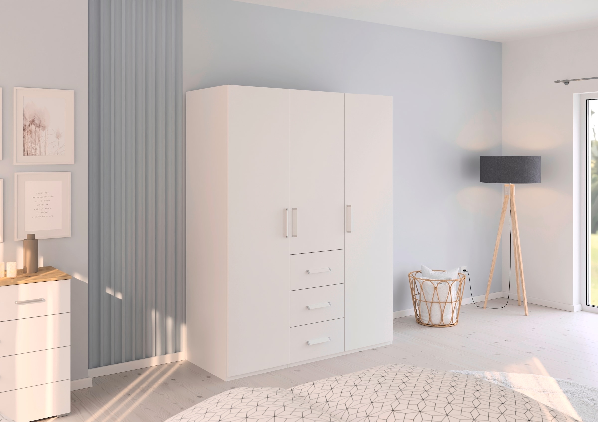 rauch Drehtürenschrank »Kleiderschrank Schrank Garderobe Schlafzimmerschrank EVELYN« in 2 Höhen 197 oder 210 cm erhältlich,  in elegantem Stil mit Schubladen 3 Breiten und 2 Höhen MADE IN GERMANY