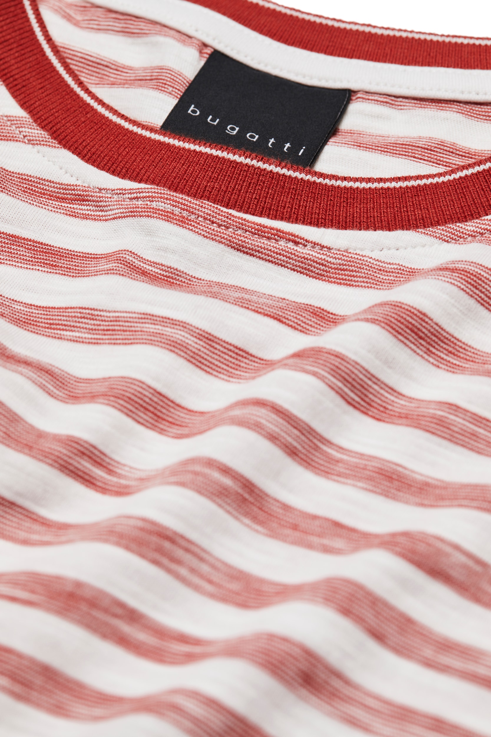 bugatti T-Shirt mit Fineliner-Streifen