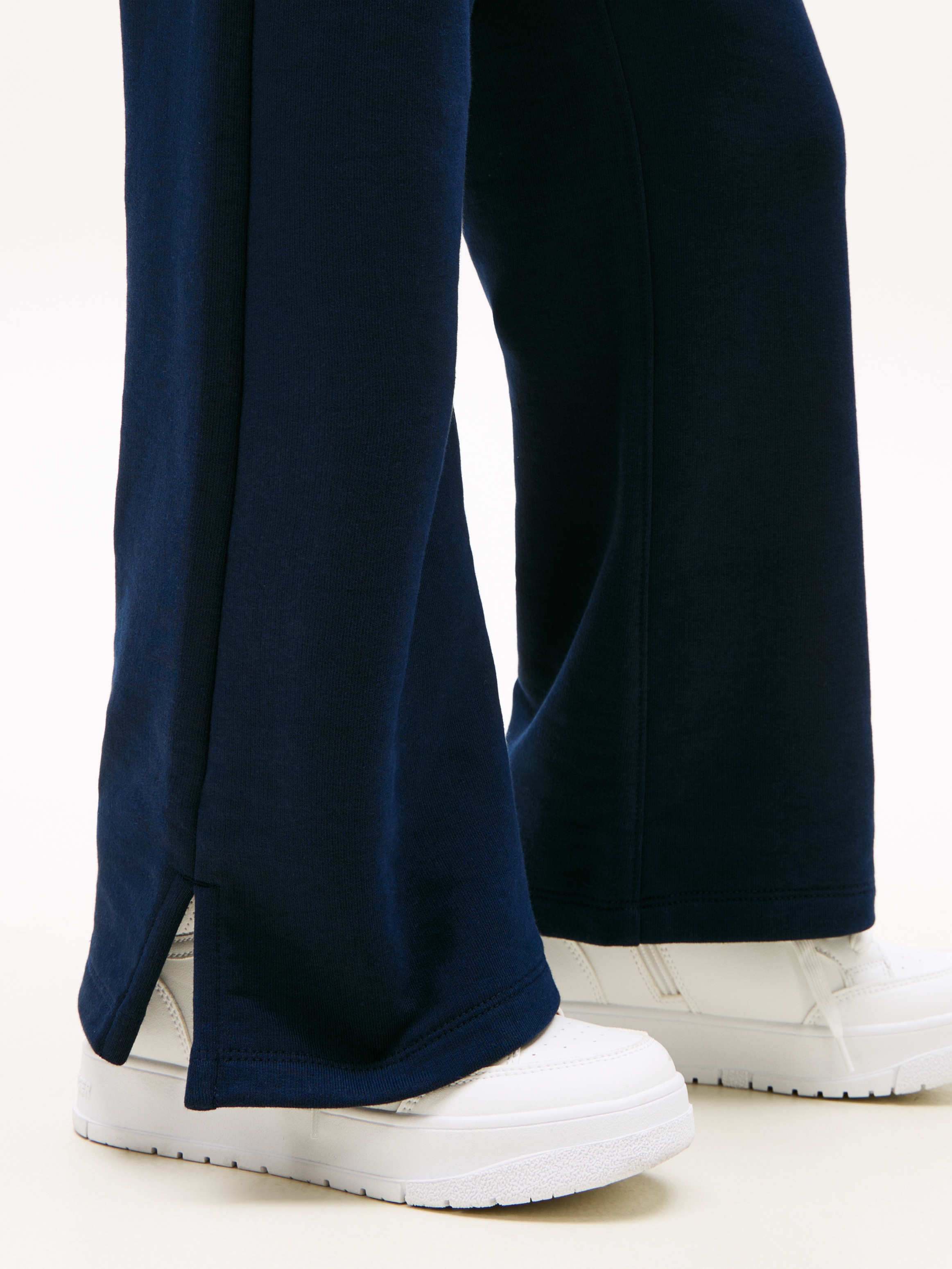 Tommy Hilfiger Jogginghose »STAR SWEATPANT«  Kinder bis 16 Jahre, mit Strass-Label, loose fit