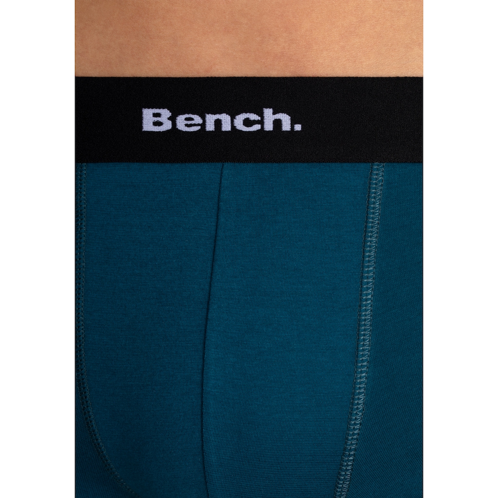 Bench. Boxershorts, (Packung, 4 St.), in Hipster-Form mit kontrastfarbenem Bund