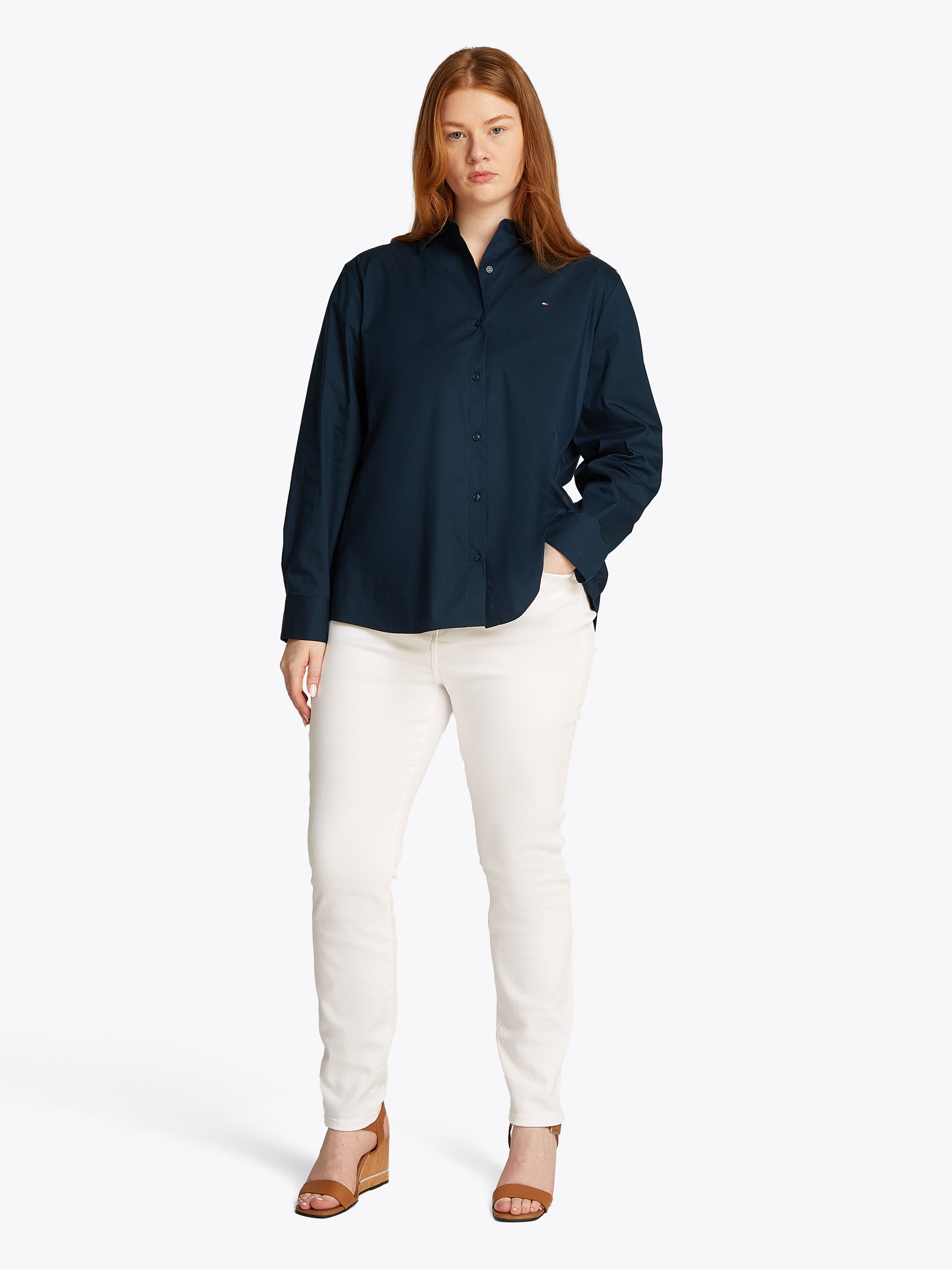 Tommy Hilfiger Curve Hemdbluse »CRV ESS POPLIN REGULAR SHIRT«, in Großen Größen, Popeline Qualität, Logostickerei