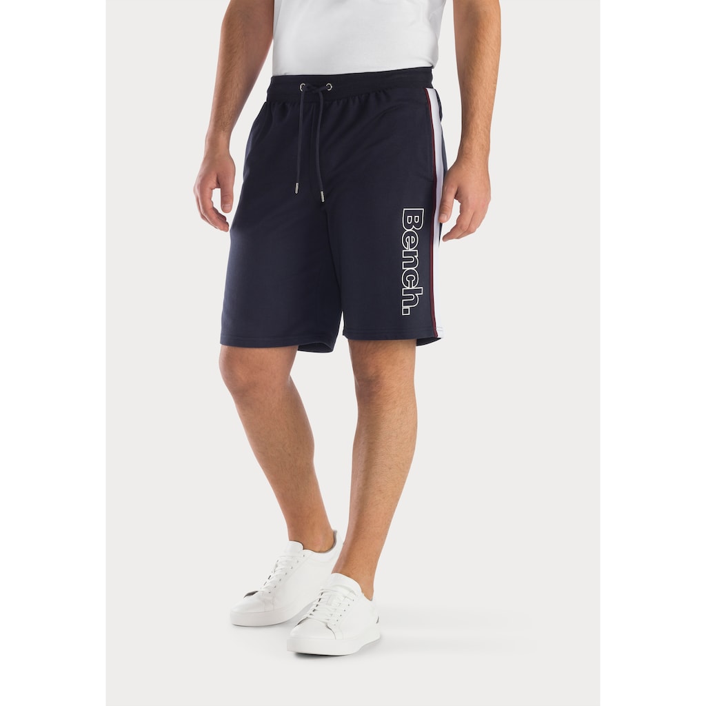 Bench. Loungewear Sweatshorts, mit seitlichen Taschen