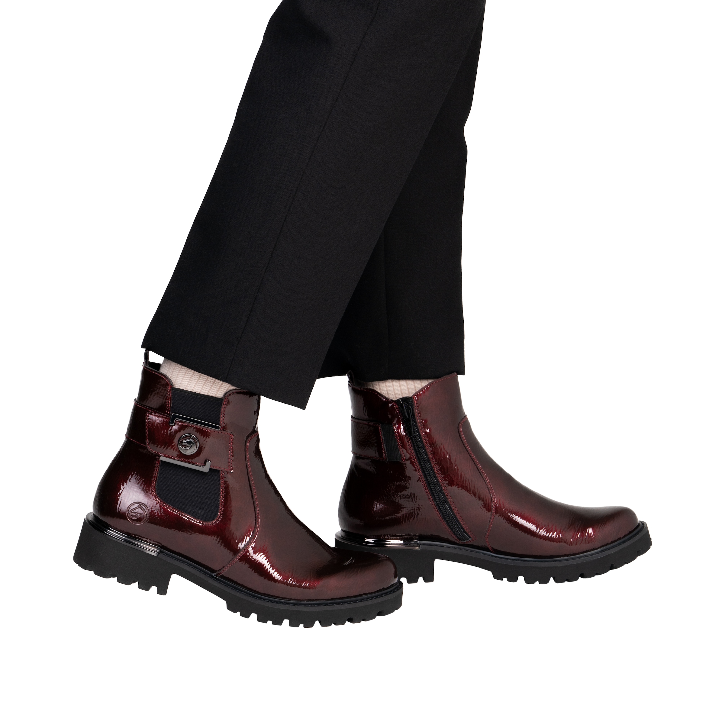 Remonte Chelseaboots  Blockabsatz, Stiefelette, Lackboots mit Metallic-Einsatz am Absatz