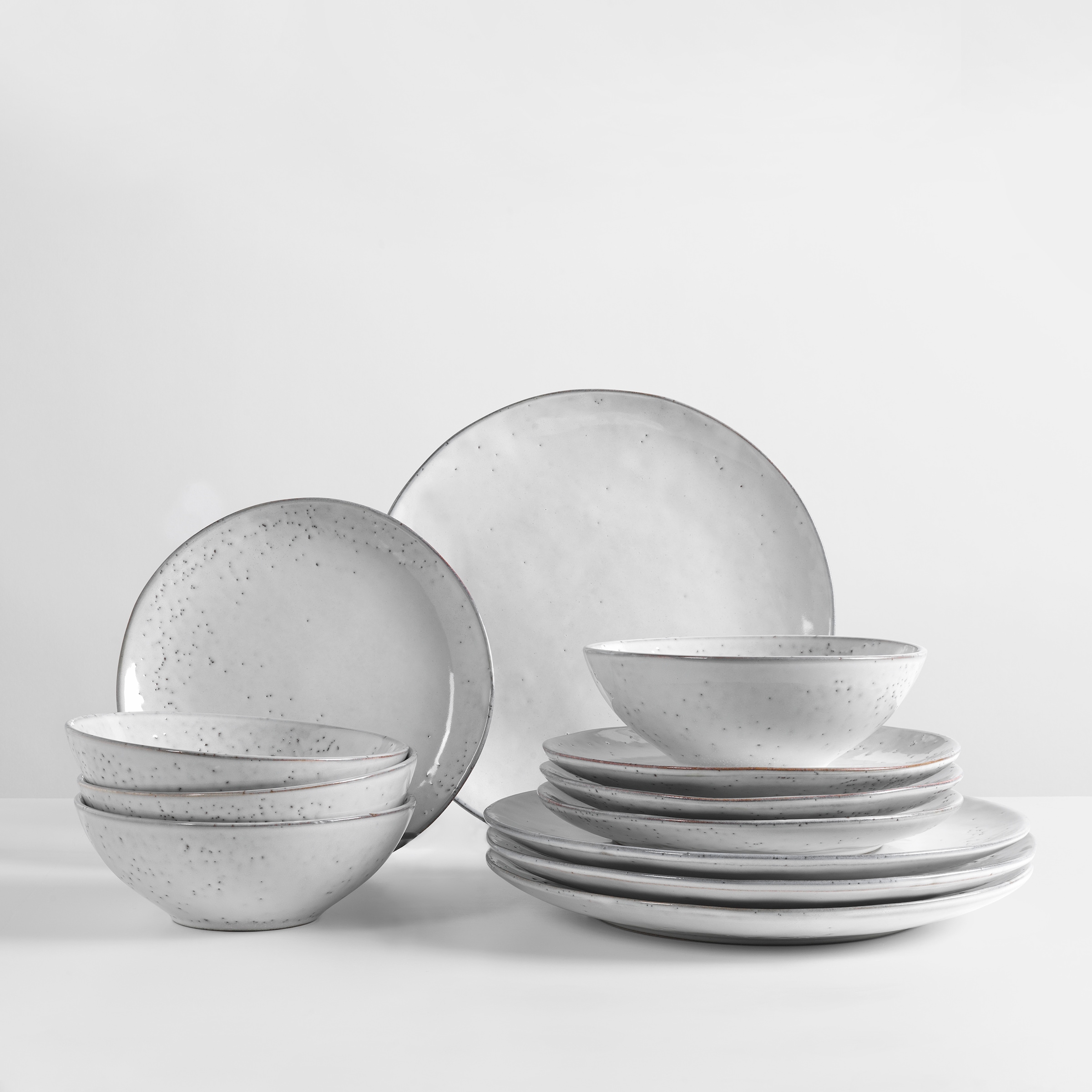 Broste Copenhagen Geschirr-Set »Nordic Sand, inklusive Geschirrtuch Set«, (Set, 13 tlg.), Beliebte Geschirr Sets Exclusiv mit Geschenk
