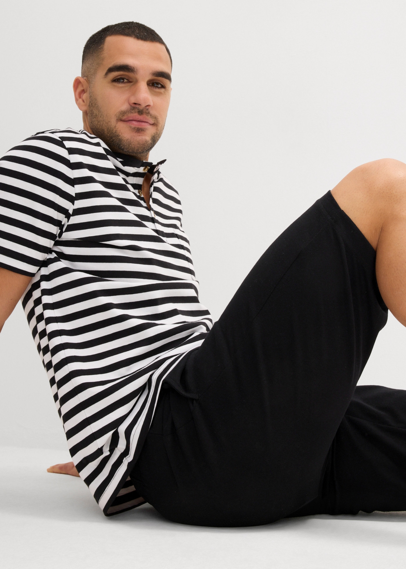 bonprix Shorts  aus Baumwolle und Polyester, Regular Fit, leichte Qualität