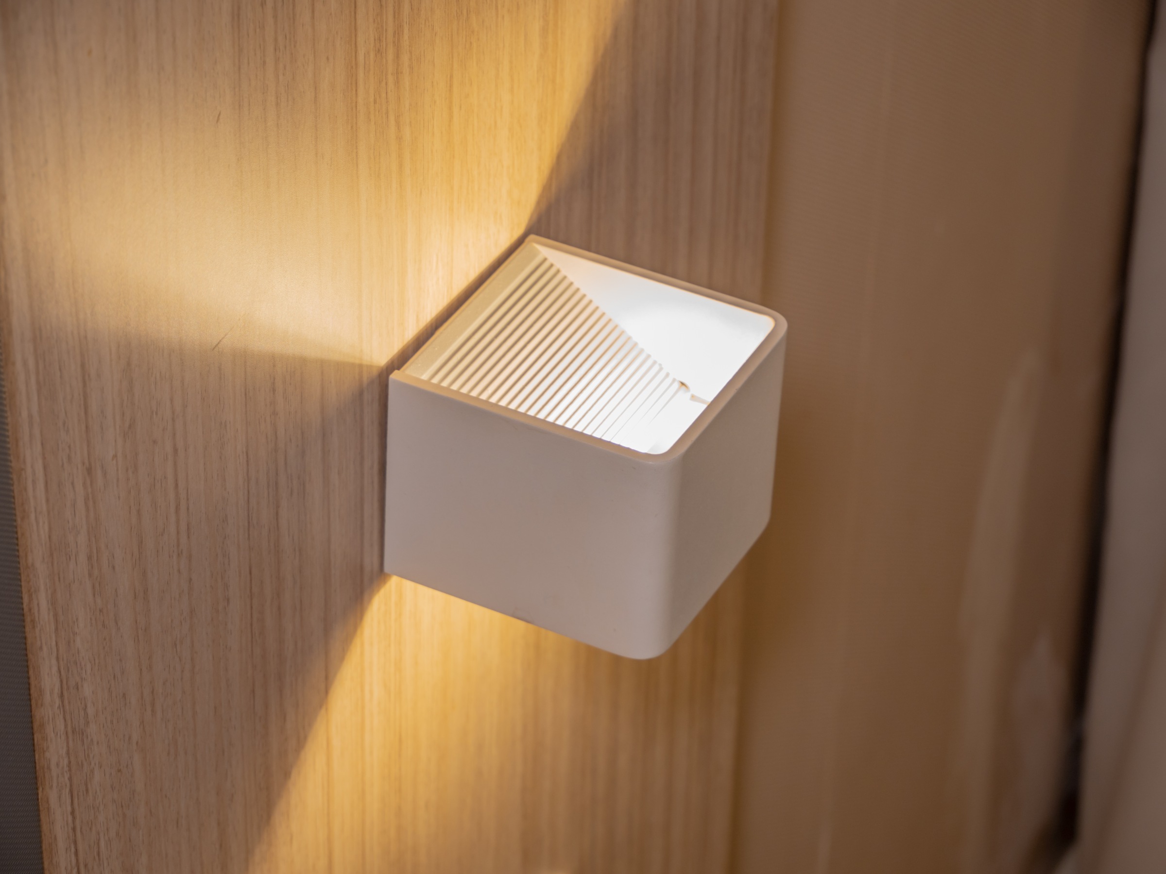 näve LED Wandleuchte »Cube«, 1 flammig, Leuchtmittel LED-Modul | LED fest integriert, Akku, magnetisch, Bewegungssensor, Memory, USB-C, Kippschalter
