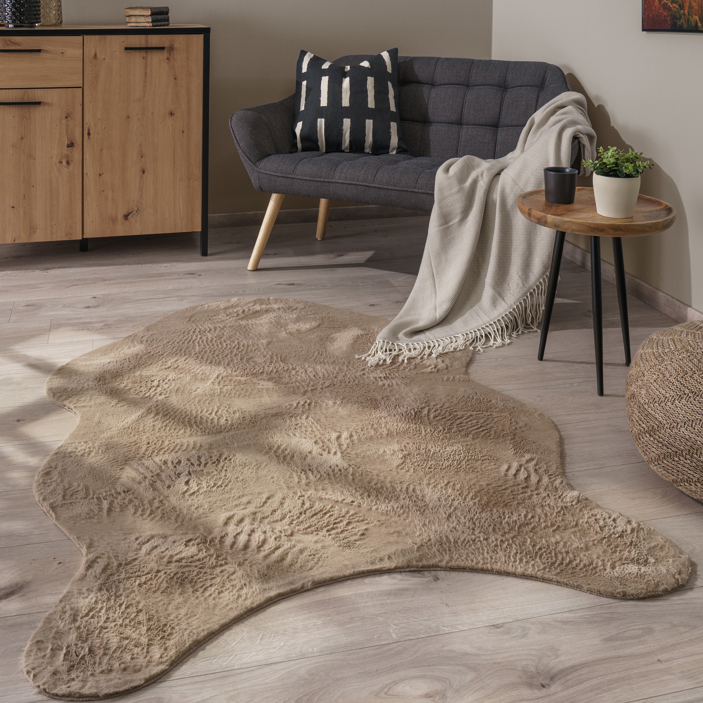 Paco Home Fellteppich »Pelt 640«, fellförmig, 16 mm Höhe, Kunstfell, Uni Fa günstig online kaufen