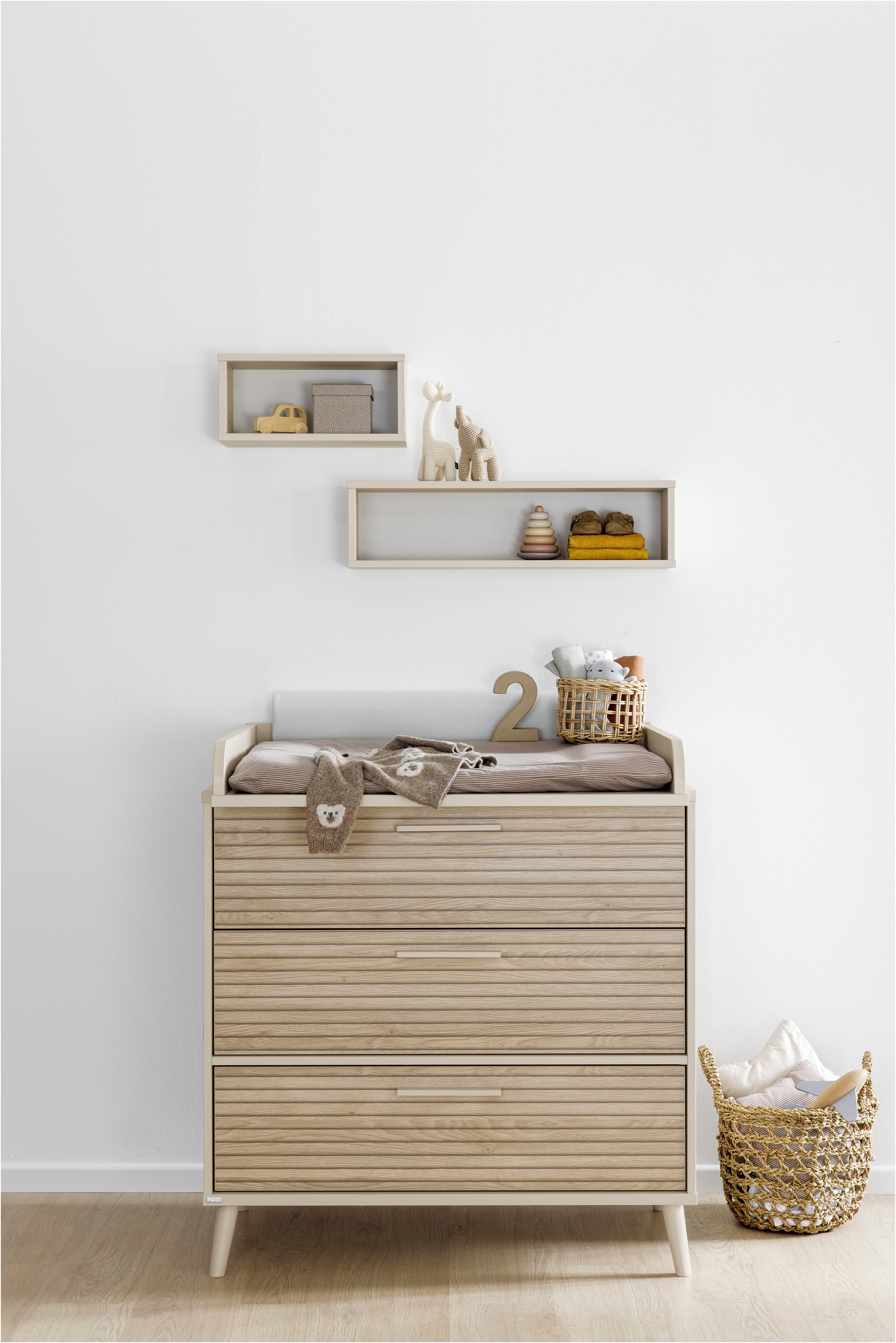 PAIDI Wickelkommode »EEFJE Kommode in modernem Design, Cashmere-Beige mit Groovy-Oak«, bis 50 kg, in verschiedenen Breiten und Ausführungen, 95 cm