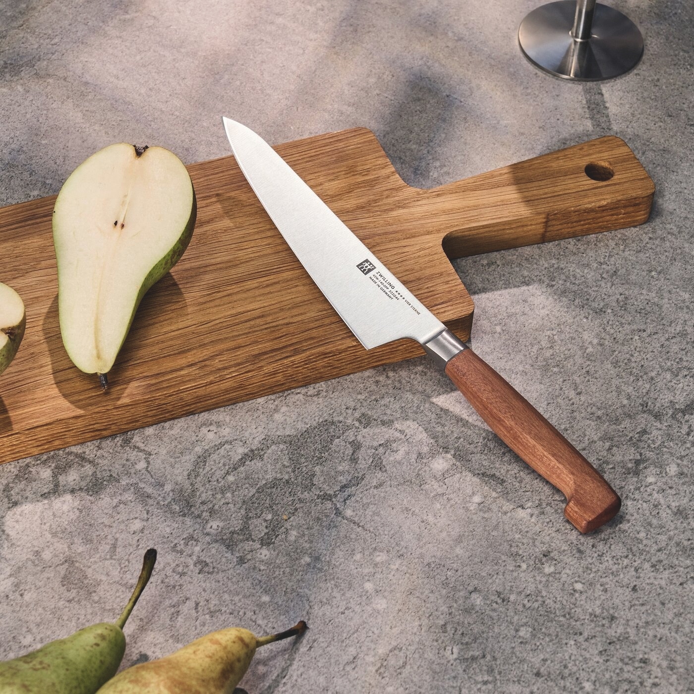 Zwilling Kochmesser »**** VIER STERNE Wood« Made in Germany, Eigehärtete Klinge, FSC-Zertifizitiertes Holz