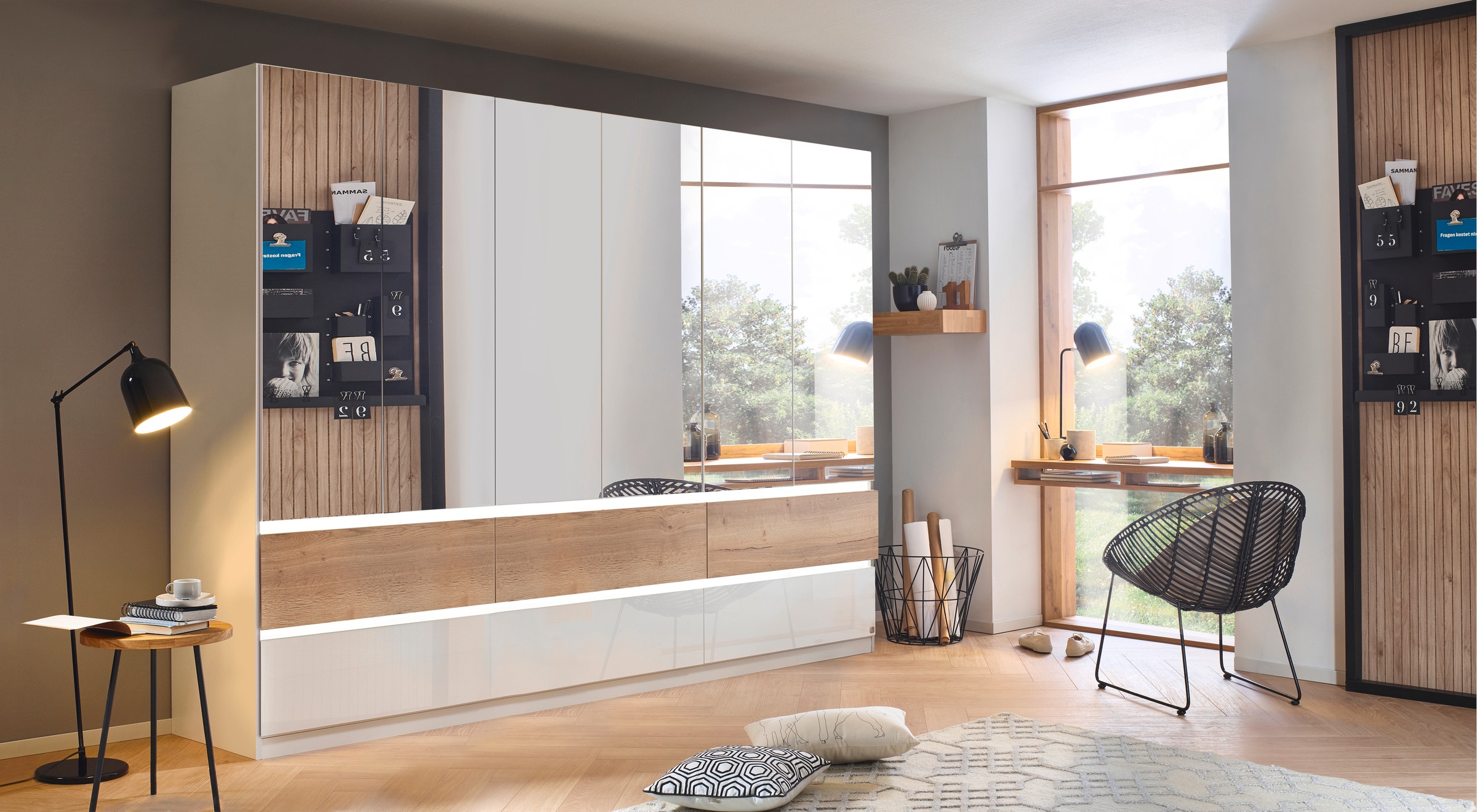 rauch Drehtürenschrank "Winnipeg" grifflose Front, Schubkästen m. Griffmuld günstig online kaufen