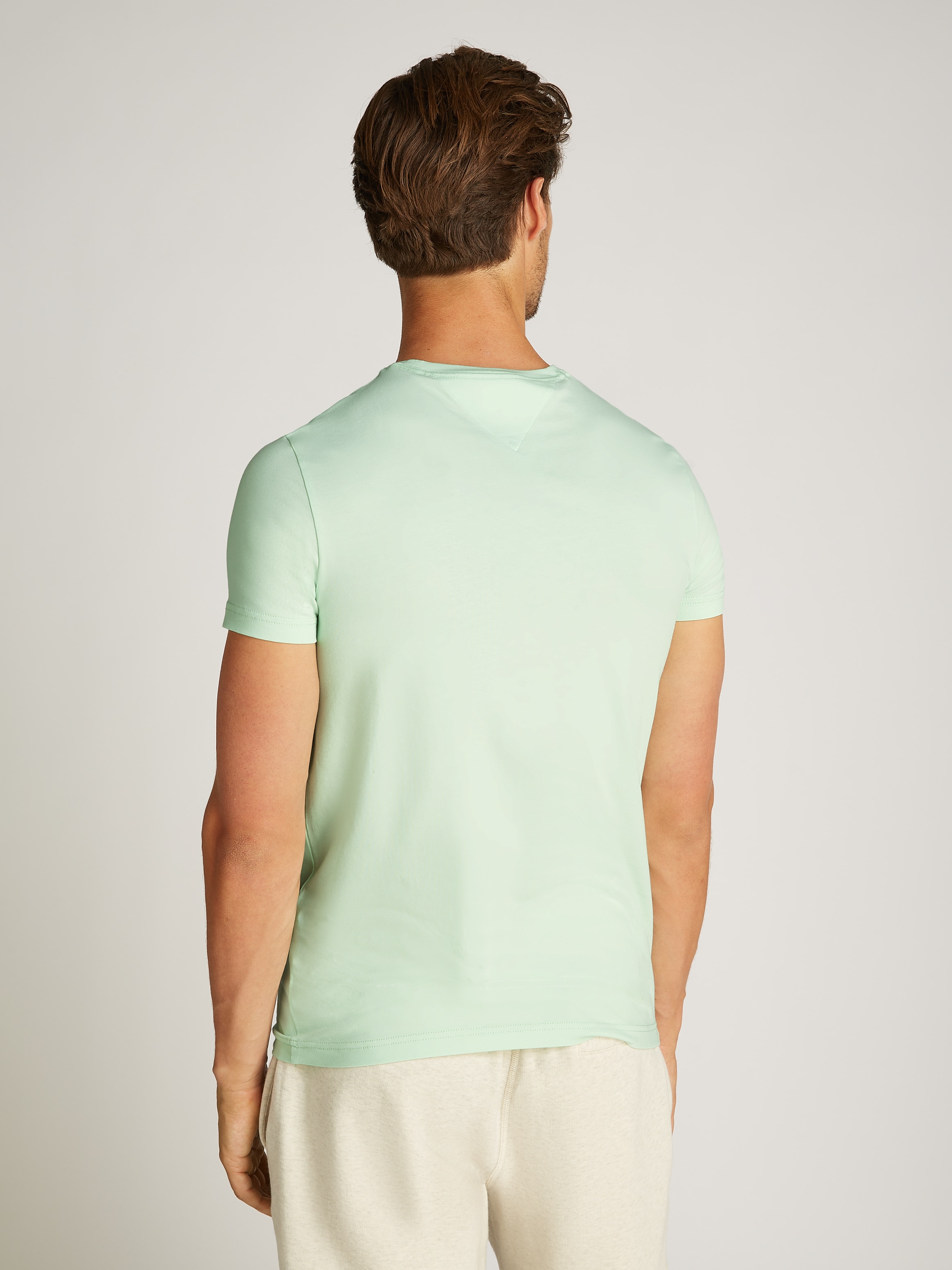 Tommy Hilfiger T-Shirt »STRETCH SLIM FIT TEE mit Rundhals und Logostickerei« unifarben, casual, slim fit, Baumwollmix, Rundhals